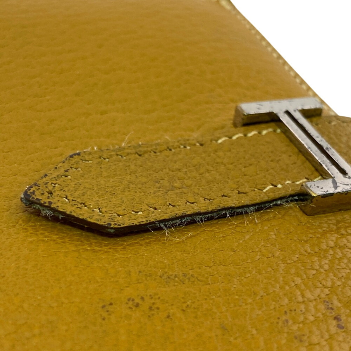 Hermes Beige Leather Wallet (Bi-Fold) (Pre-Owned)