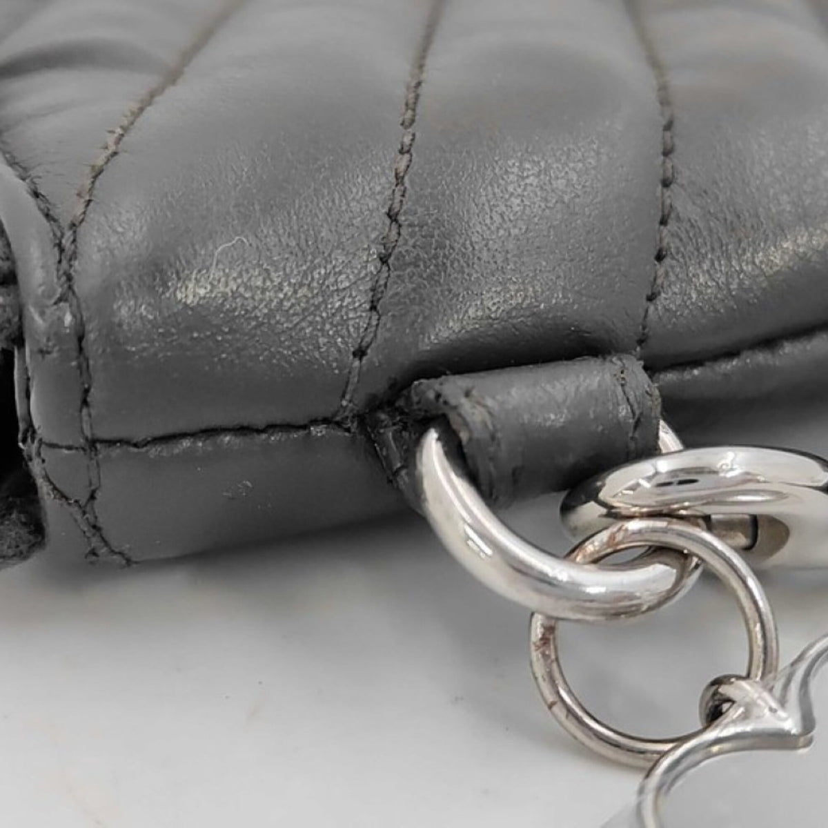 Yves Saint Laurent Gray Leather Clutch Bag (Pre-Owned)
