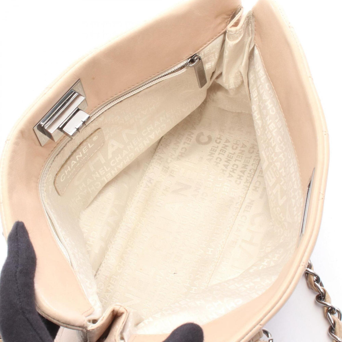 Chanel 2.55 Beige Leather Handbag Shoulder Bag (Pre-Owned)