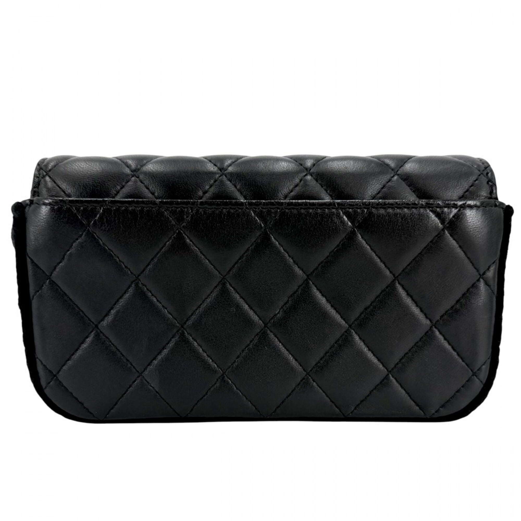 Chanel Black Leather Shoulder Bag (Pre-Owned)