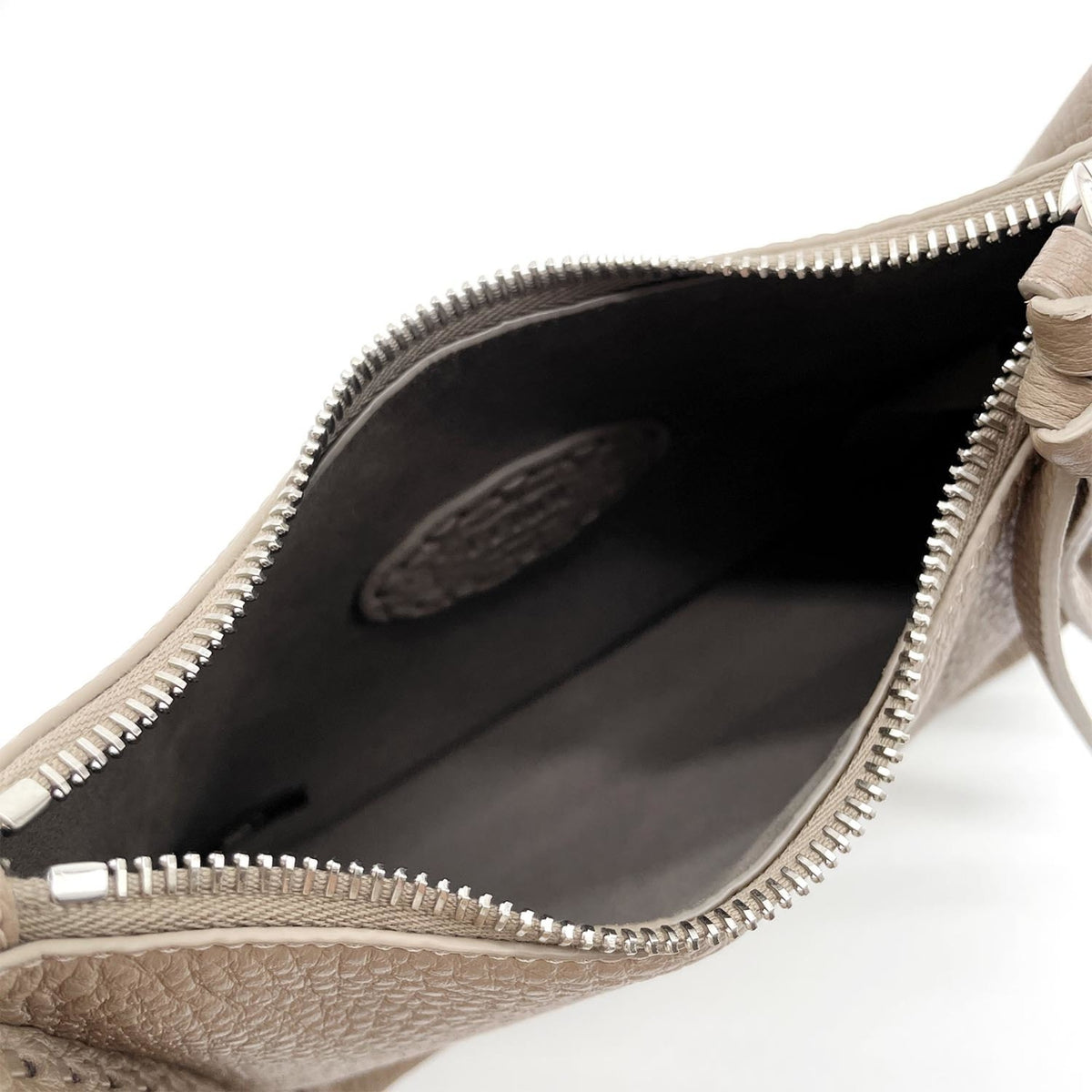 Fendi Beige Gray Leather Handbag (Pre-Owned)