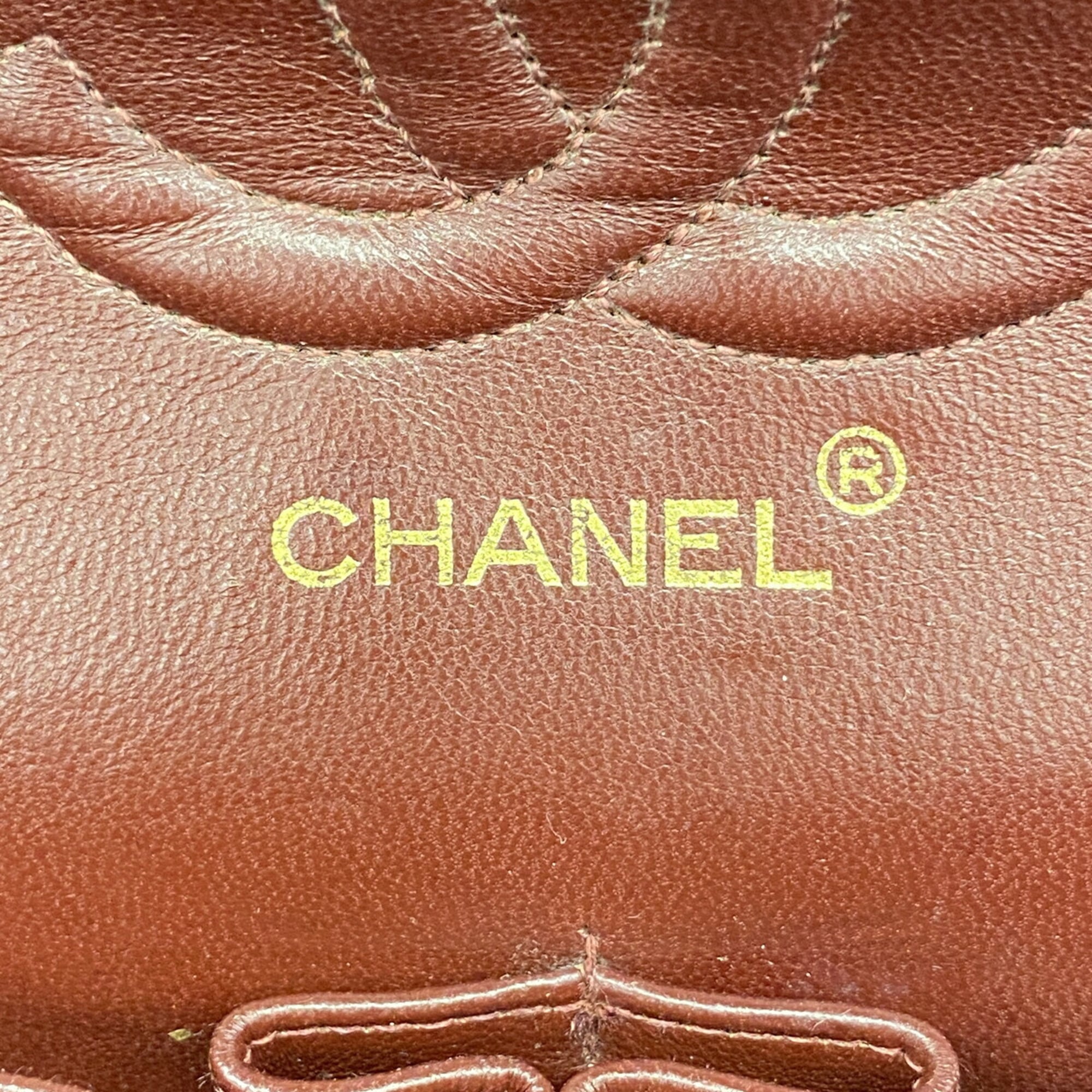 Chanel Black Leather Shoulder Bag (Pre-Owned)