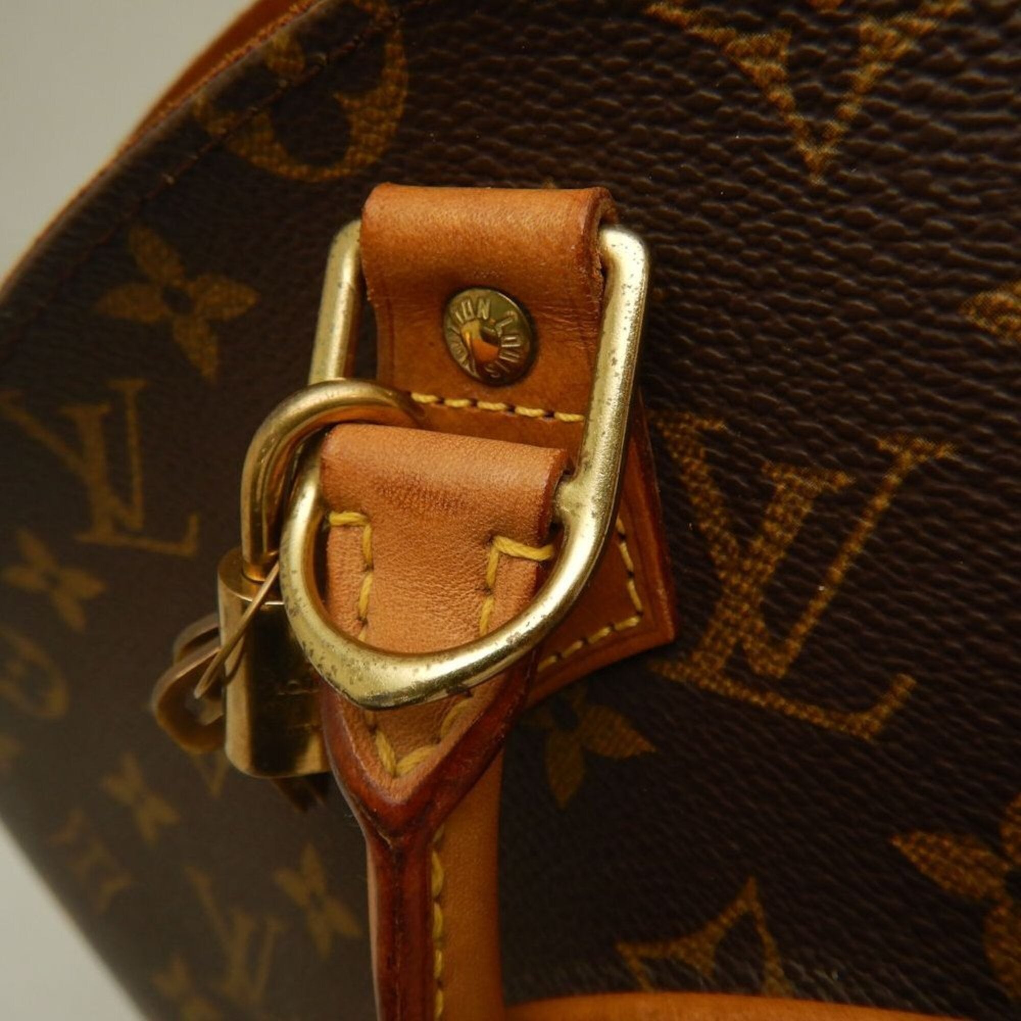 Louis Vuitton Brown Monogram Canvas Handbag (Pre-Owned)