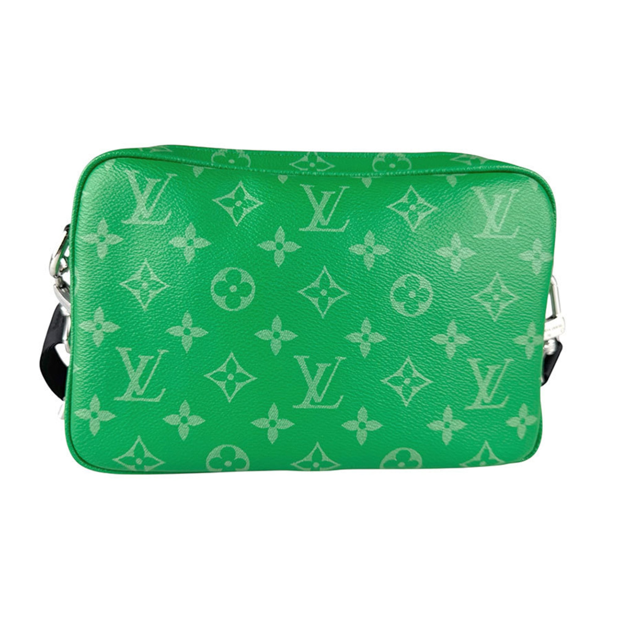 Louis Vuitton Vert Taigarama Shoulder Bag (Pre-Owned)