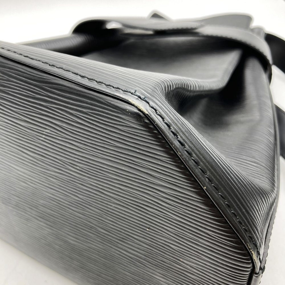Louis Vuitton Black Epi Leather Shoulder Bag (Pre-Owned)