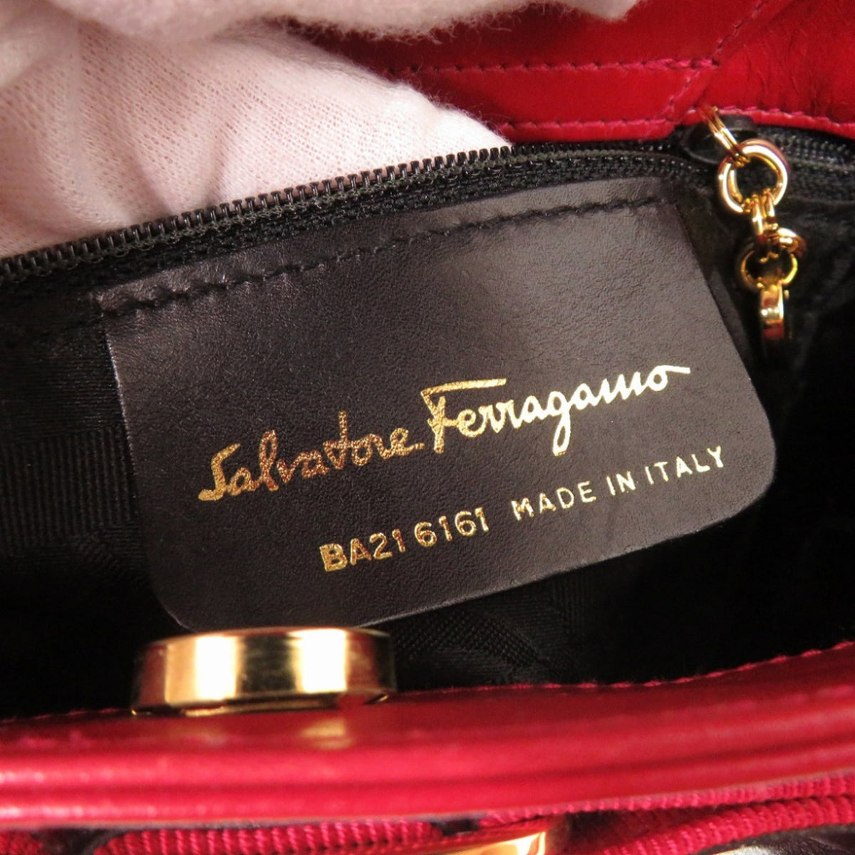Salvatore Ferragamo Red Color Leather Handbag (Pre-Owned)