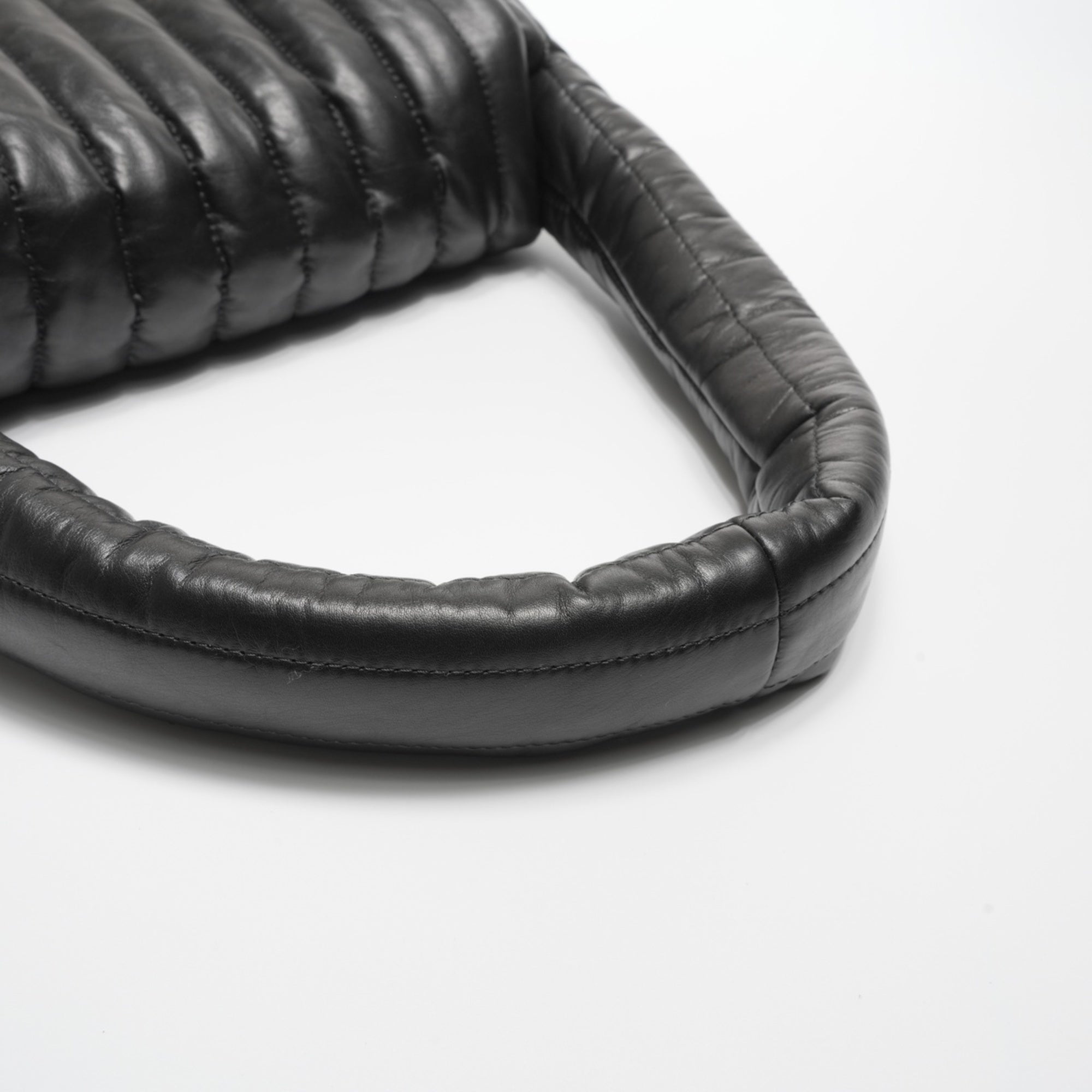 Balenciaga Black Leather Shoulder Bag (Pre-Owned)