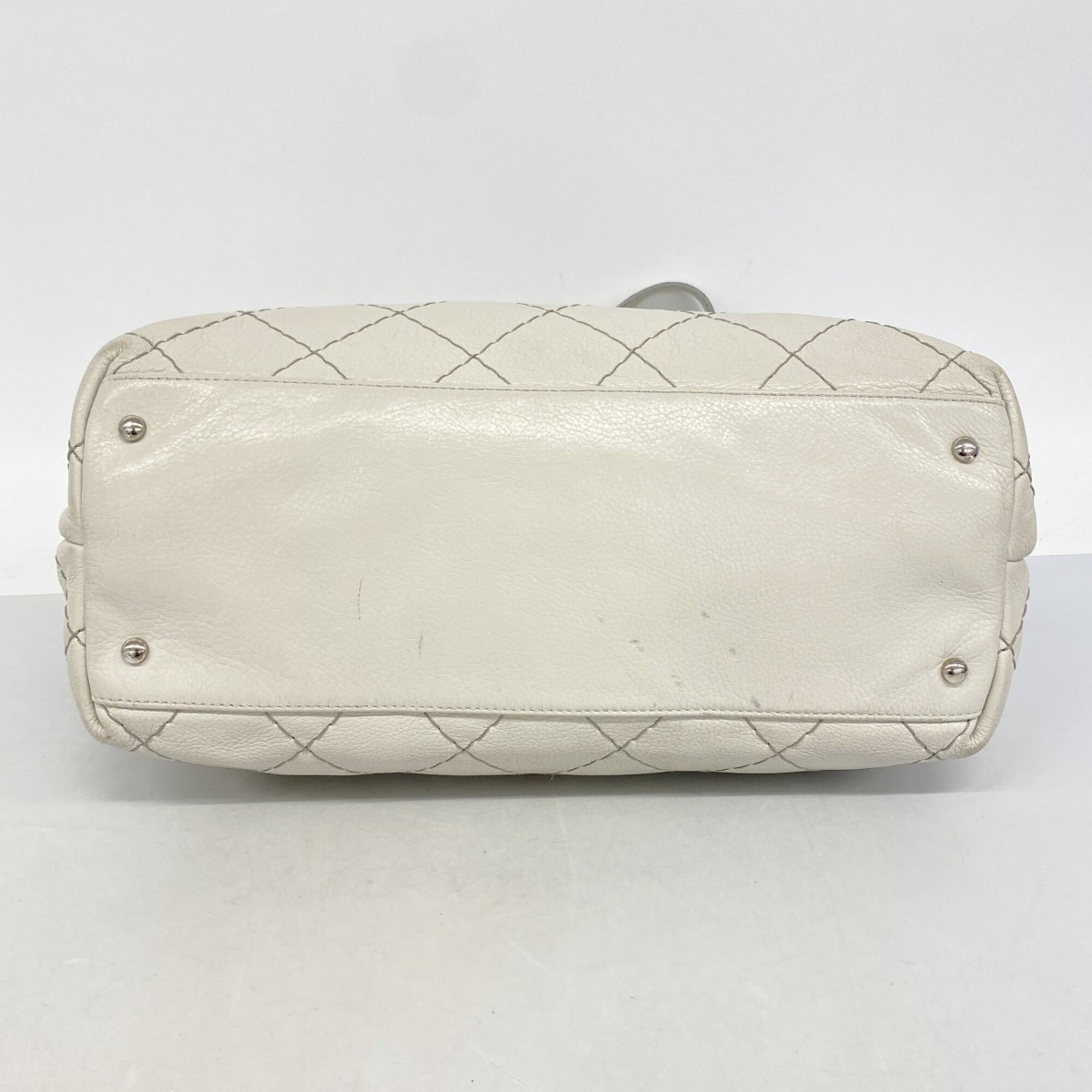 Chanel Gray Leather Tote Bag (Pre-Owned)