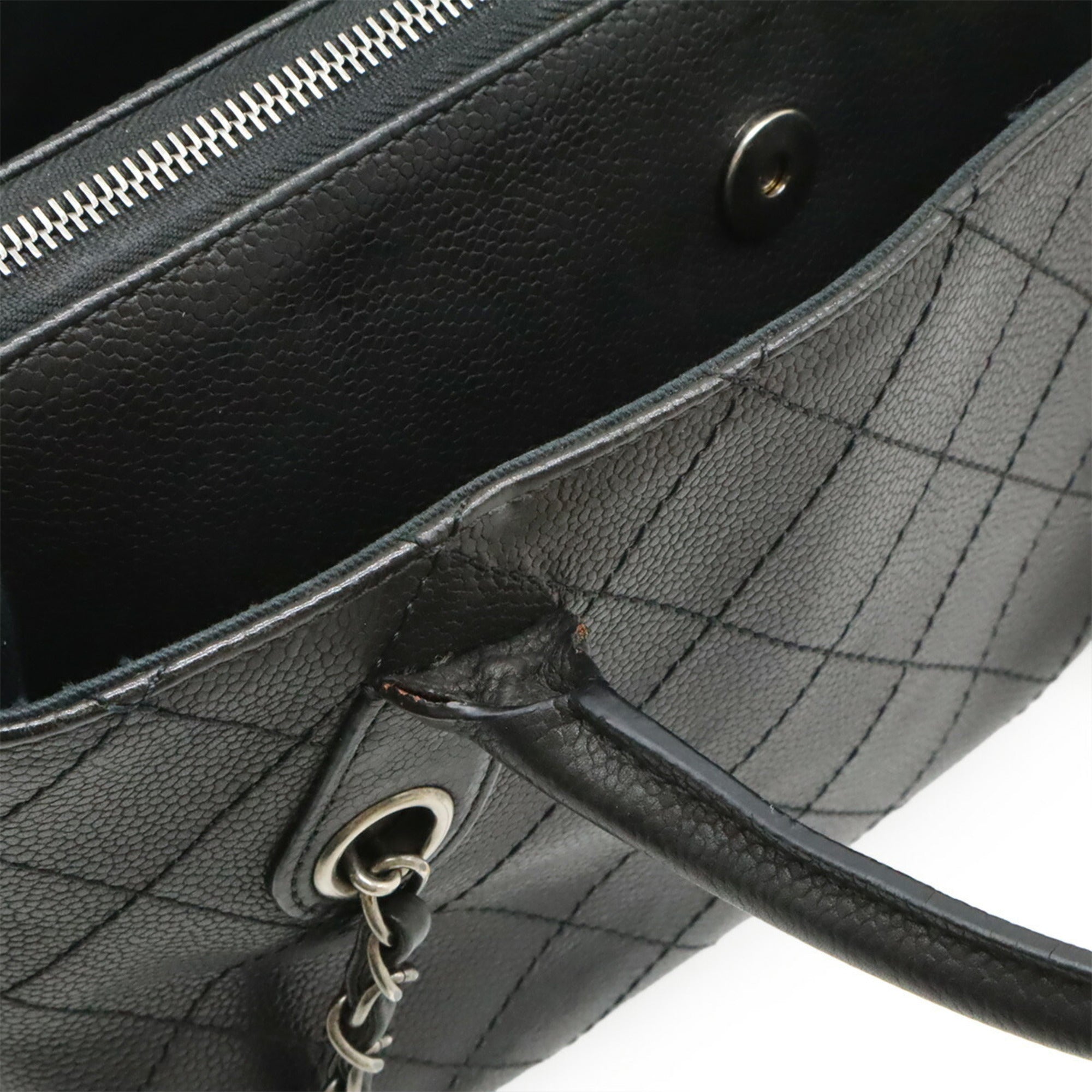 Chanel Matelasse Black Grained Calfskin Handbag Shoulder Bag (Pre-Owned)