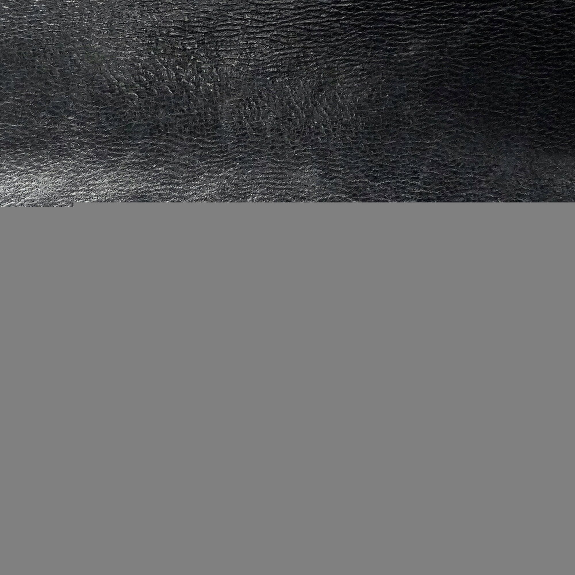 Chanel Black Leather Shoulder Bag (Pre-Owned)