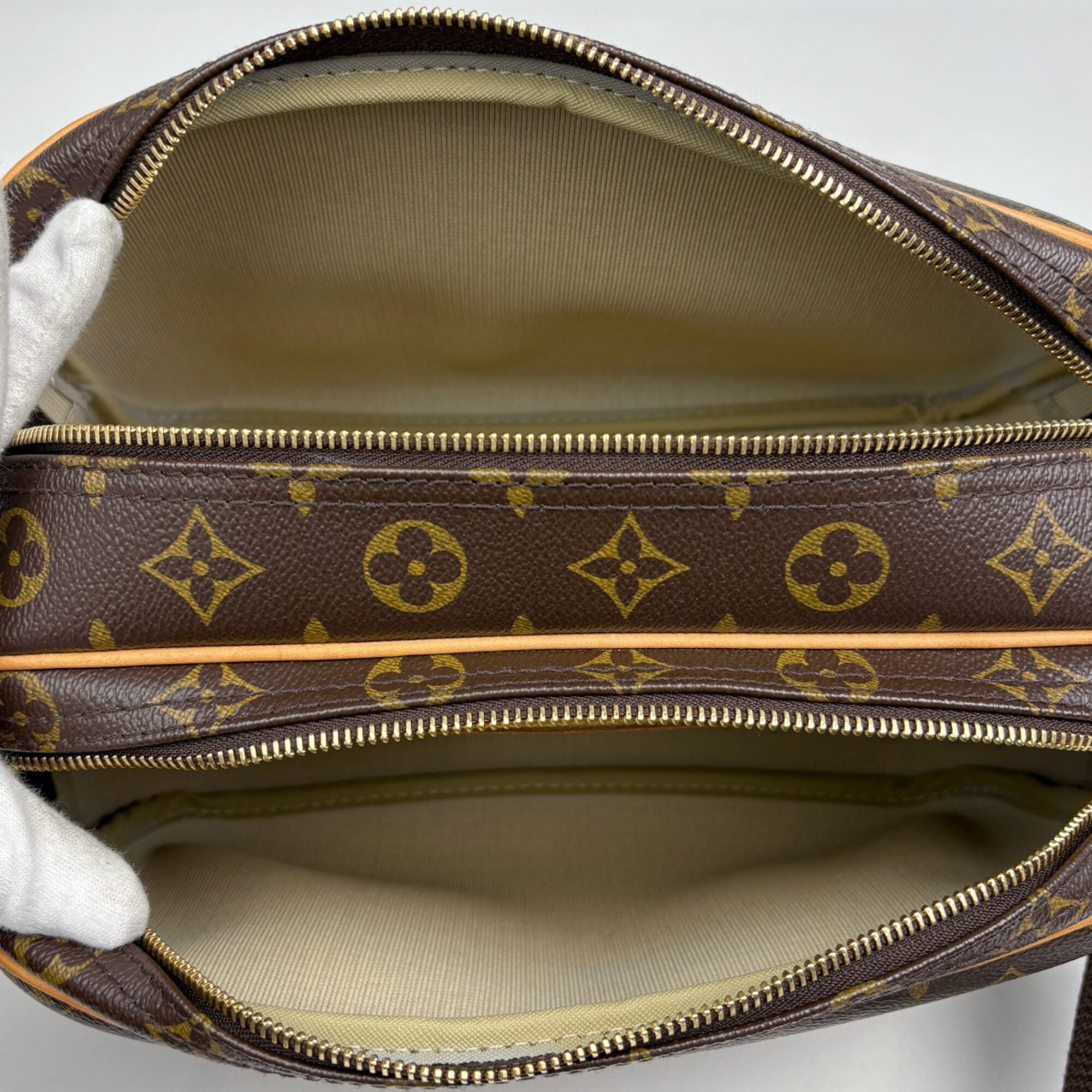 Louis Vuitton Brown Monogram Shoulder Bag (Pre-Owned)