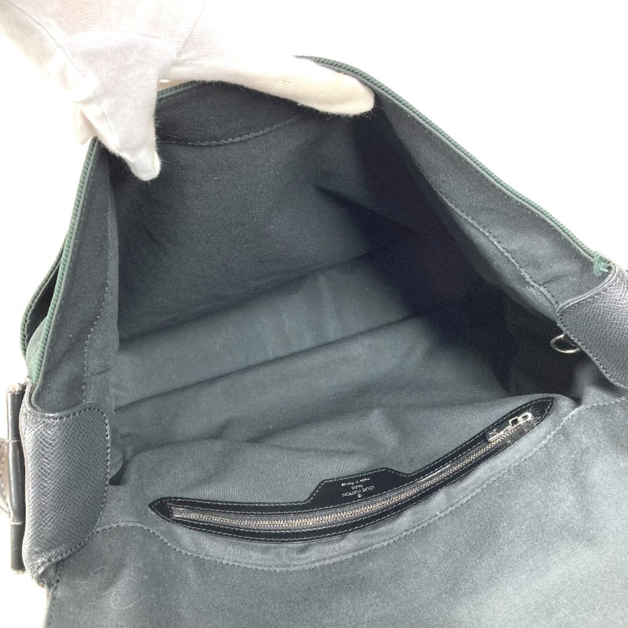 Louis Vuitton Taiga Black Khaki Taiga Leather Nylon Messenger Bag Shoulder Bag (Pre-Owned)
