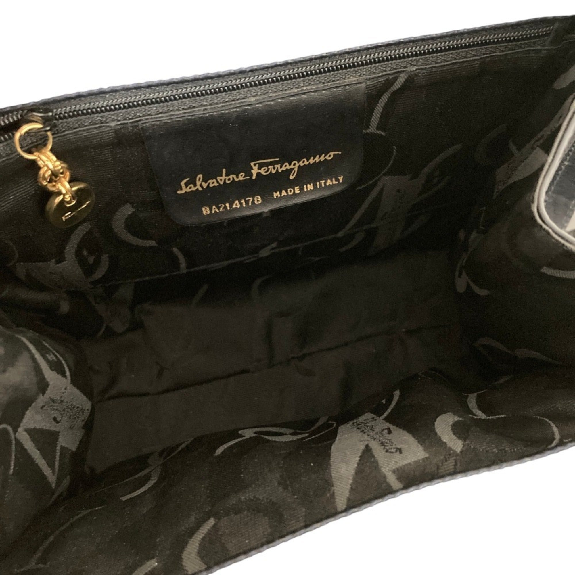 Salvatore Ferragamo Black Handbag Shoulder Bag (Pre-Owned)