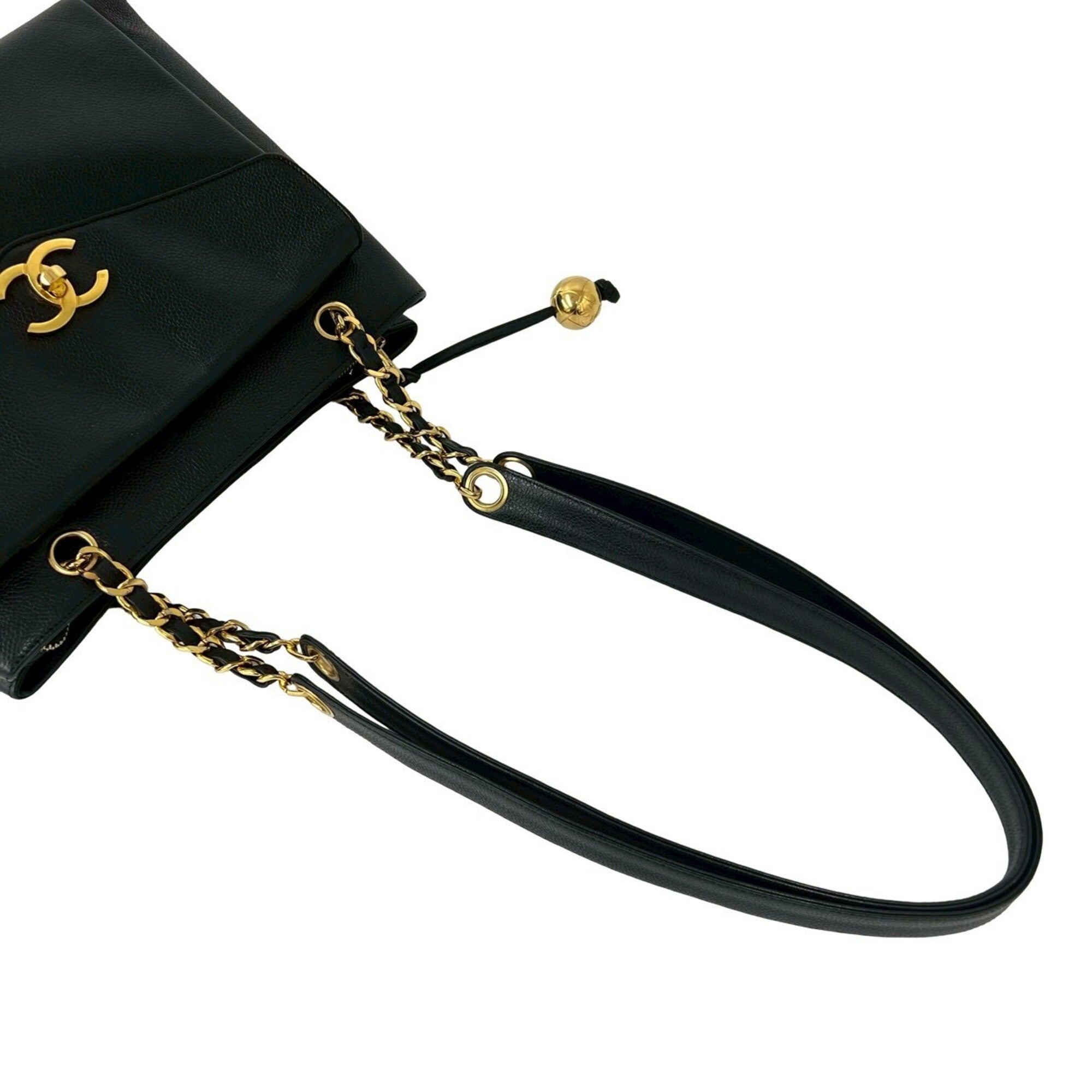 Chanel Black Grained Calfskin Shoulder Bag (Pre-Owned)