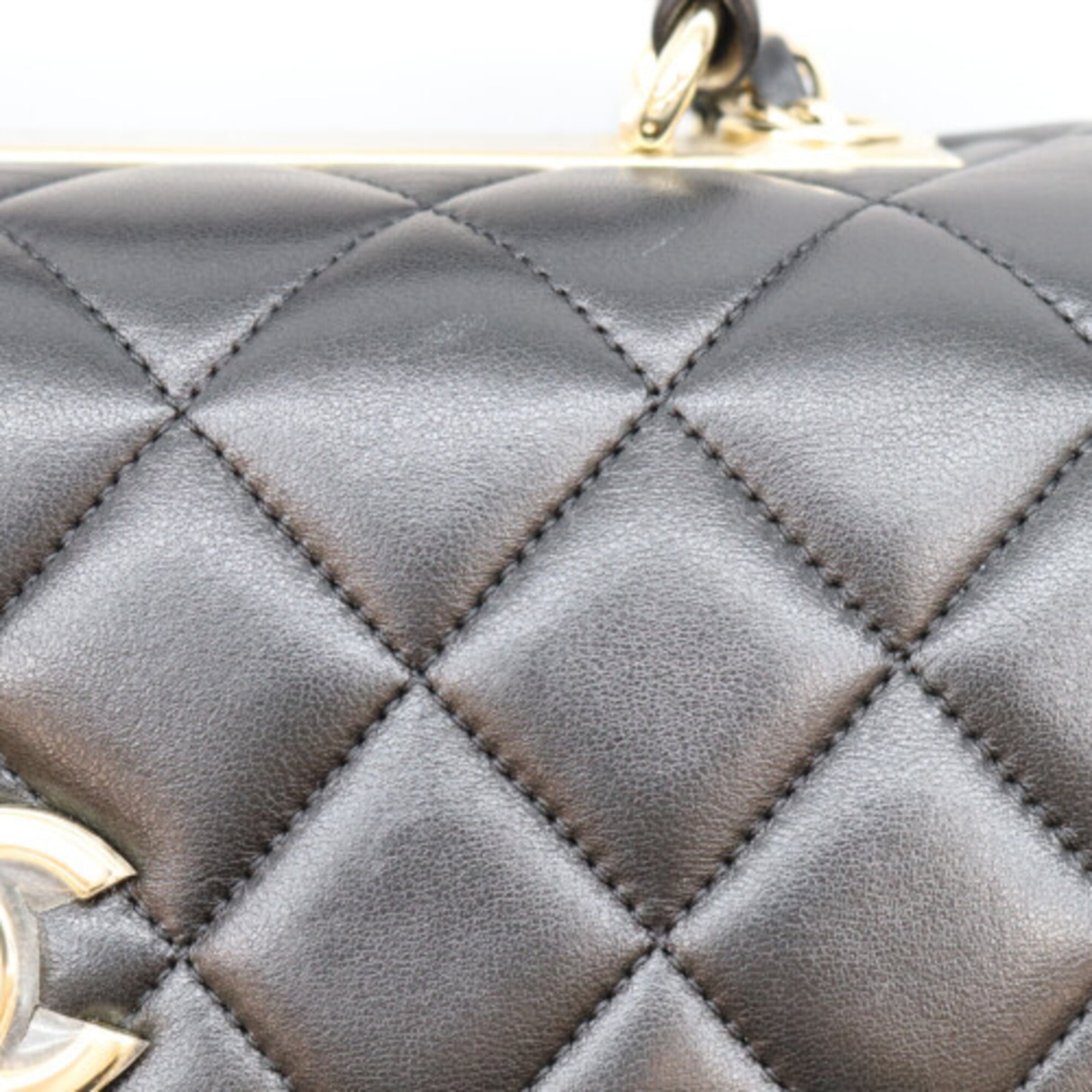 Chanel Black Leather Shoulder Bag (Pre-Owned)