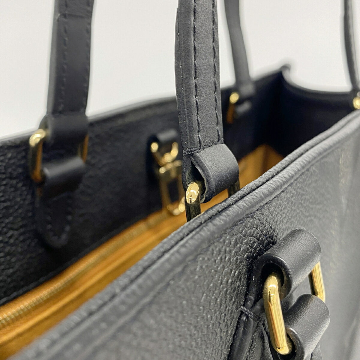 Louis Vuitton Noir Tote Bag (Pre-Owned)