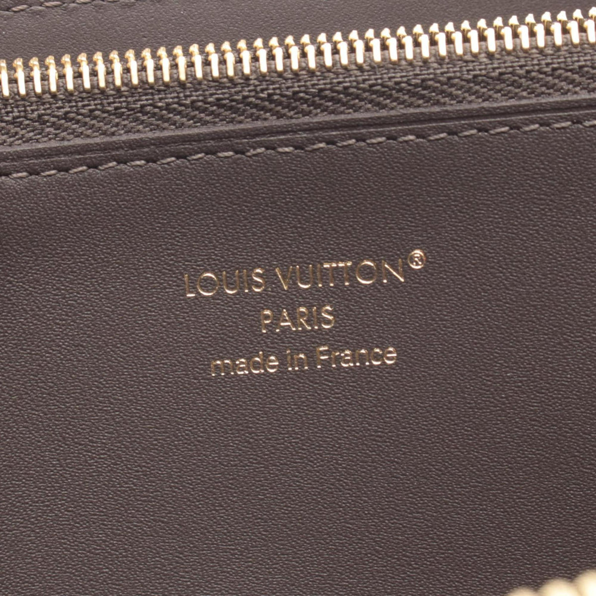 Louis Vuitton Beige Leather Long Wallet (Bi-Fold) (Pre-Owned)