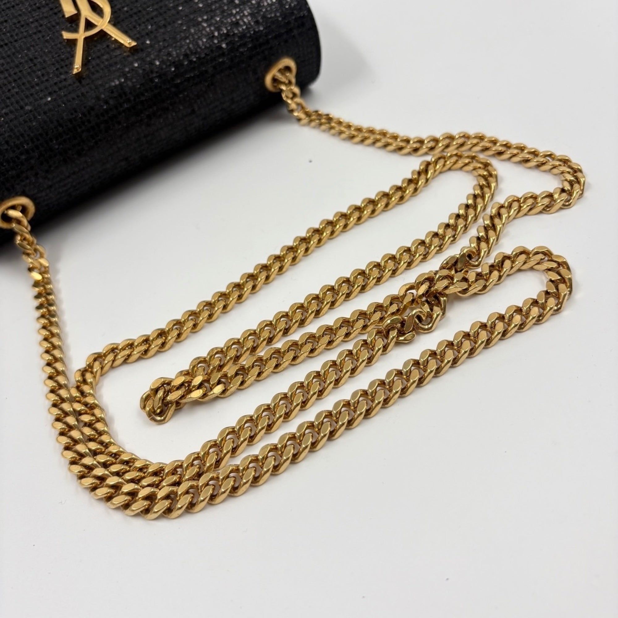 Yves Saint Laurent Black Shoulder Bag (Pre-Owned)