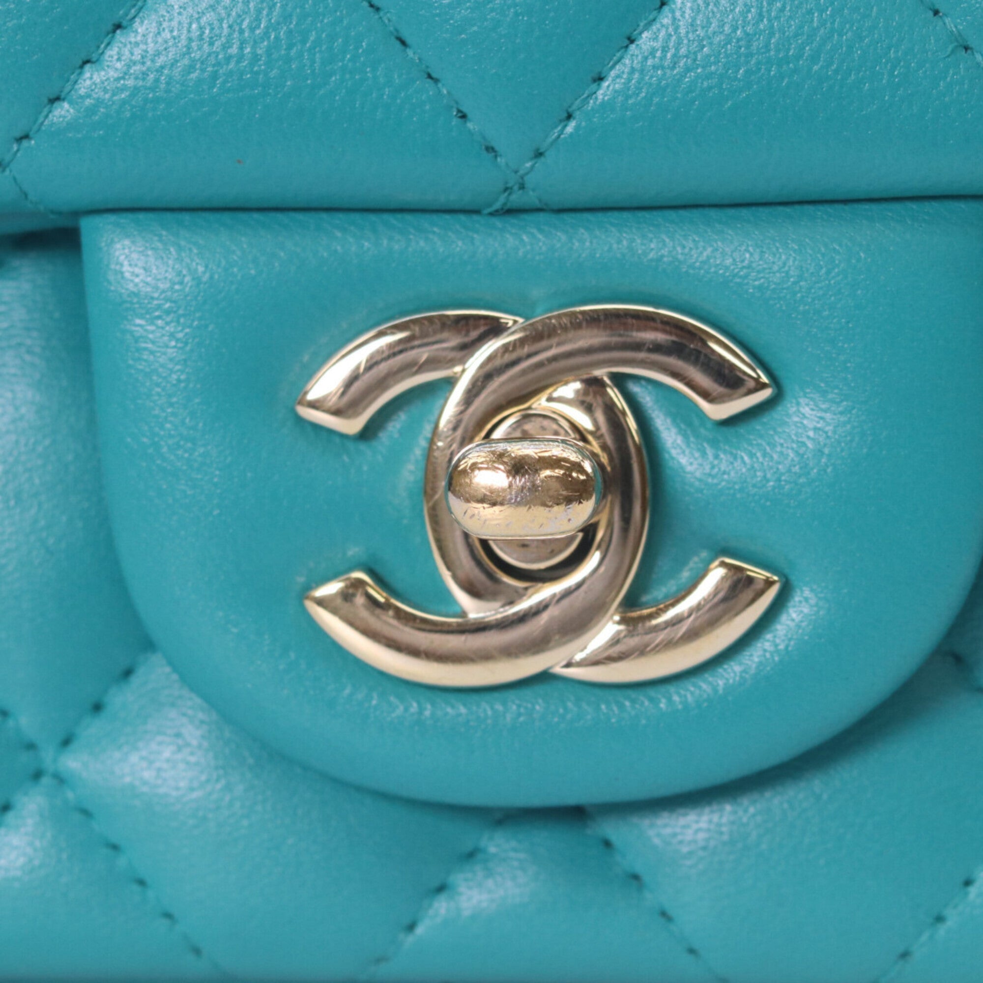 Chanel Emerald Green Leather Shoulder Bag (Pre-Owned)