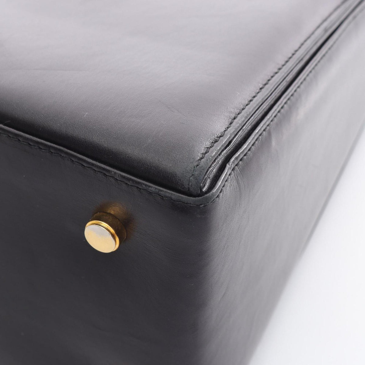 Salvatore Ferragamo Black Leather Handbag (Pre-Owned)