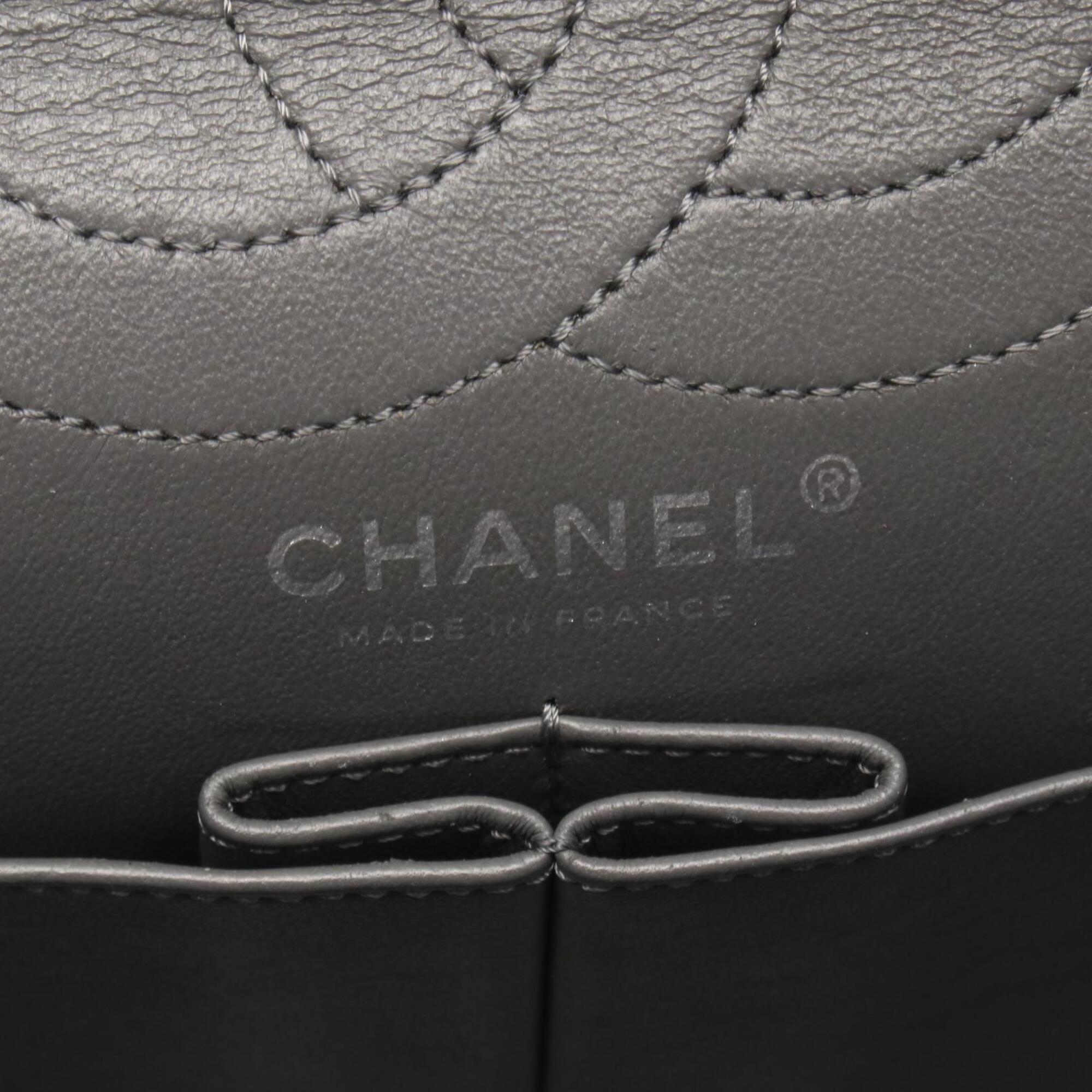 Chanel Gray Leather Handbag Shoulder Bag (Pre-Owned)