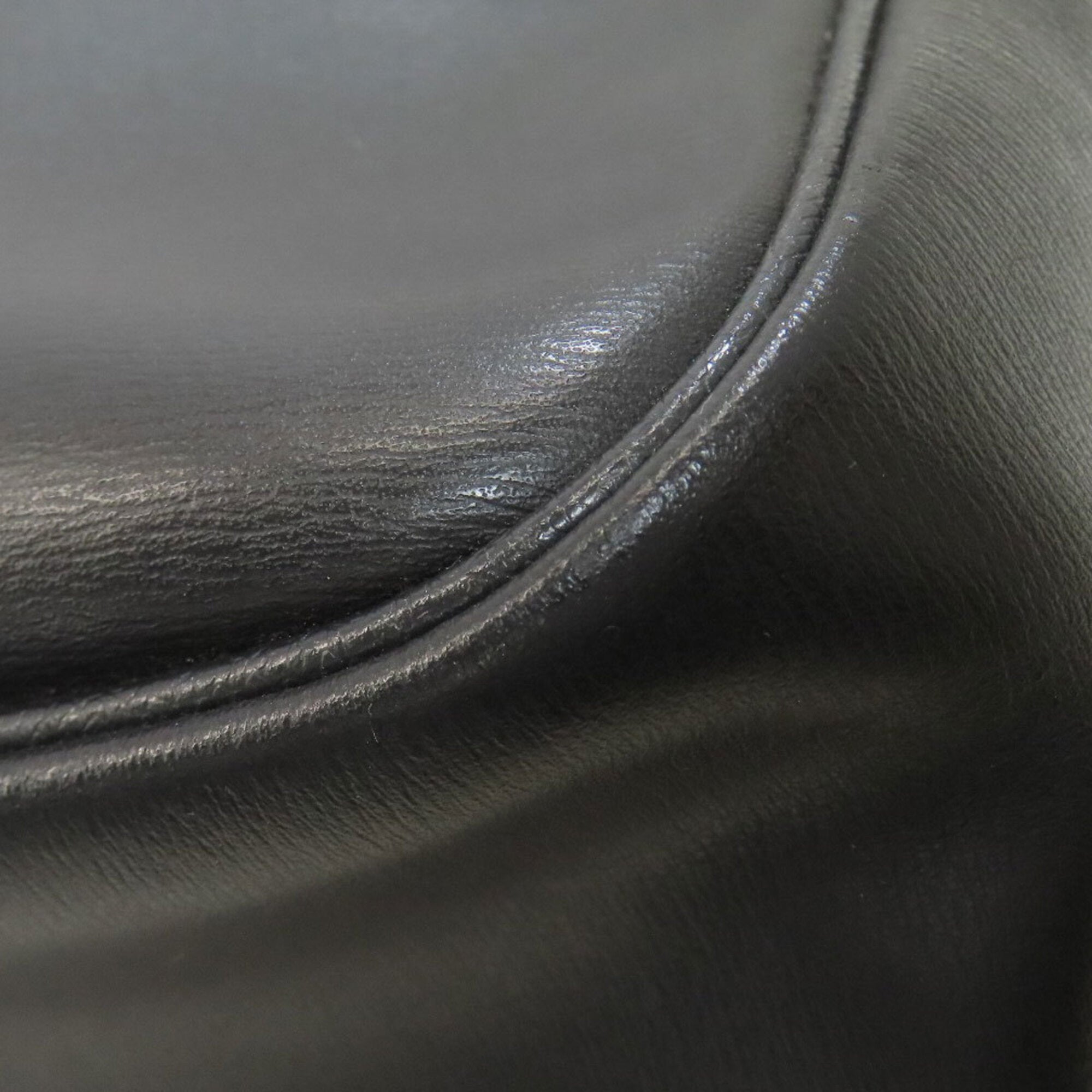 Longchamp Black Leather Handbag (Pre-Owned)