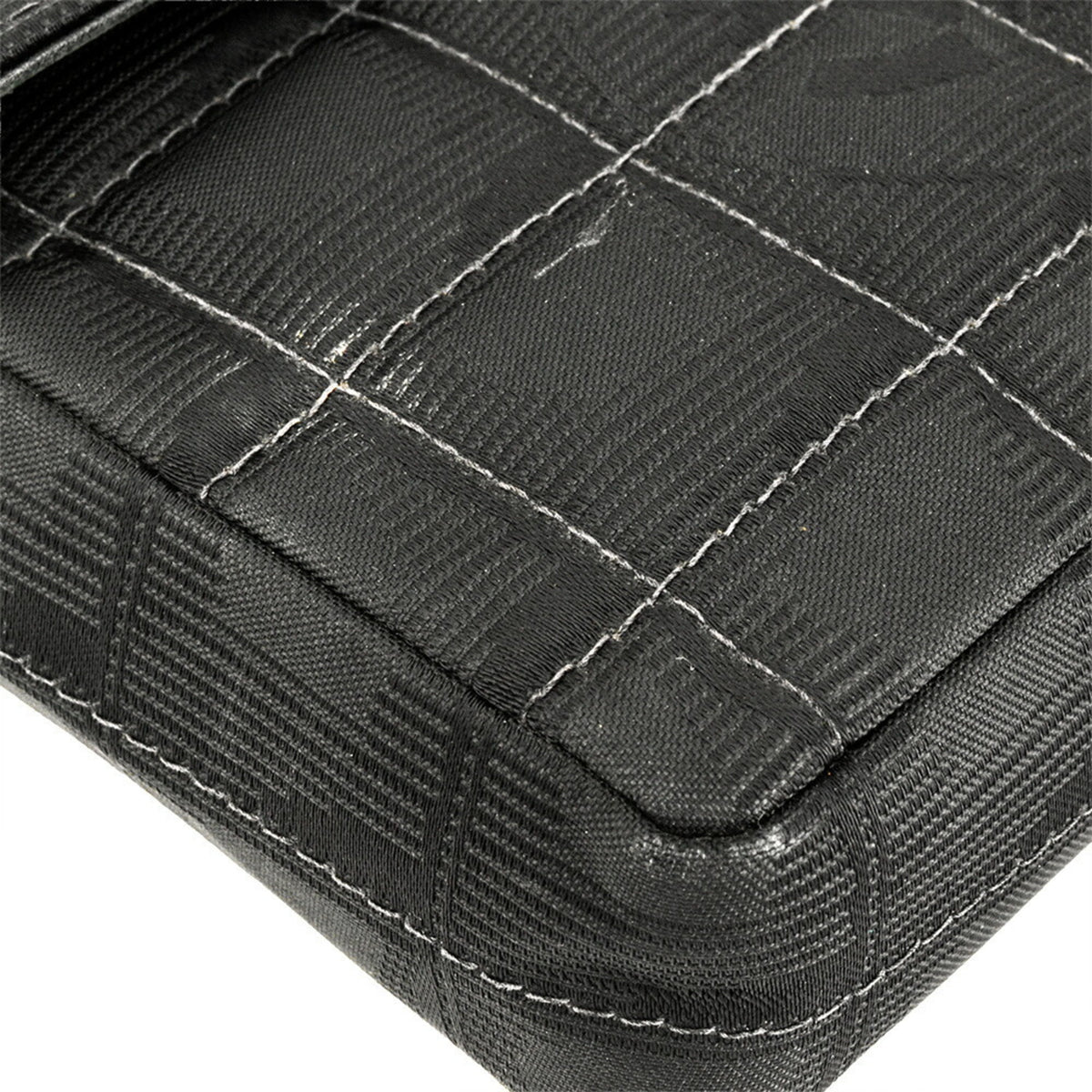 Chanel Black Nylon Shoulder Bag (Pre-Owned)