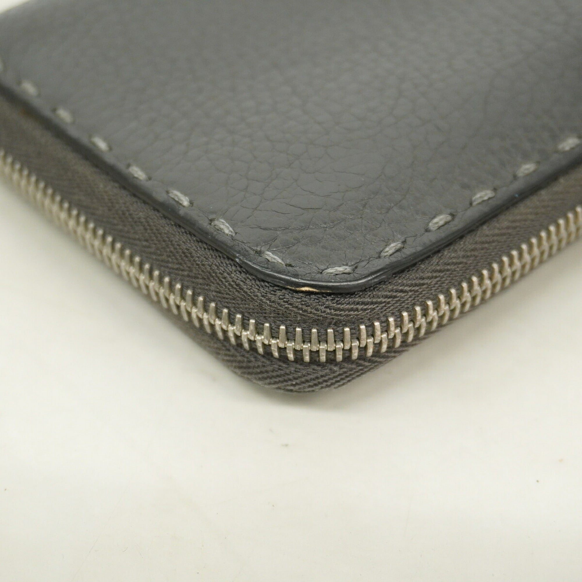 Fendi Black Leather Long Wallet (Bi-Fold) (Pre-Owned)