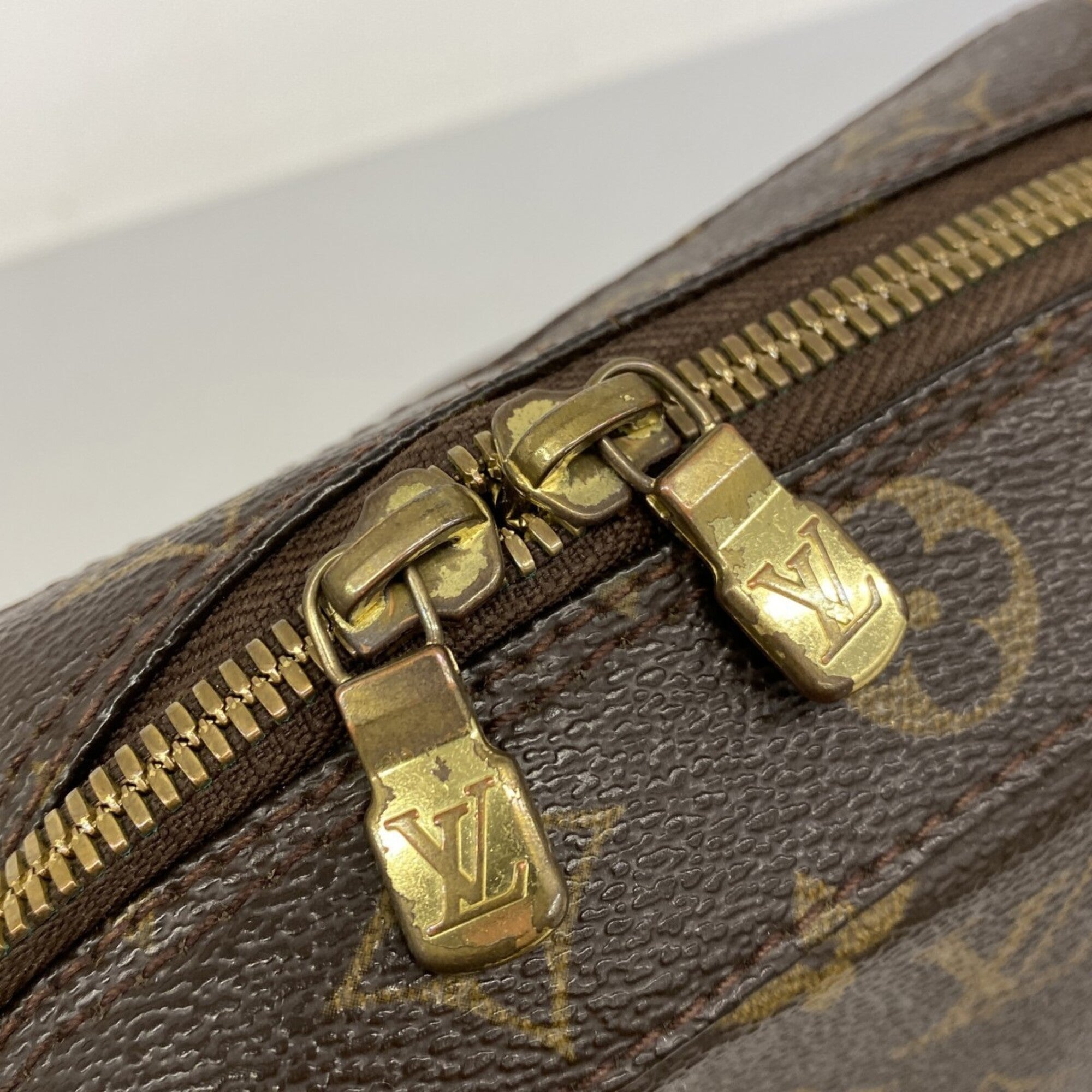 Louis Vuitton Brown Handbag (Pre-Owned)