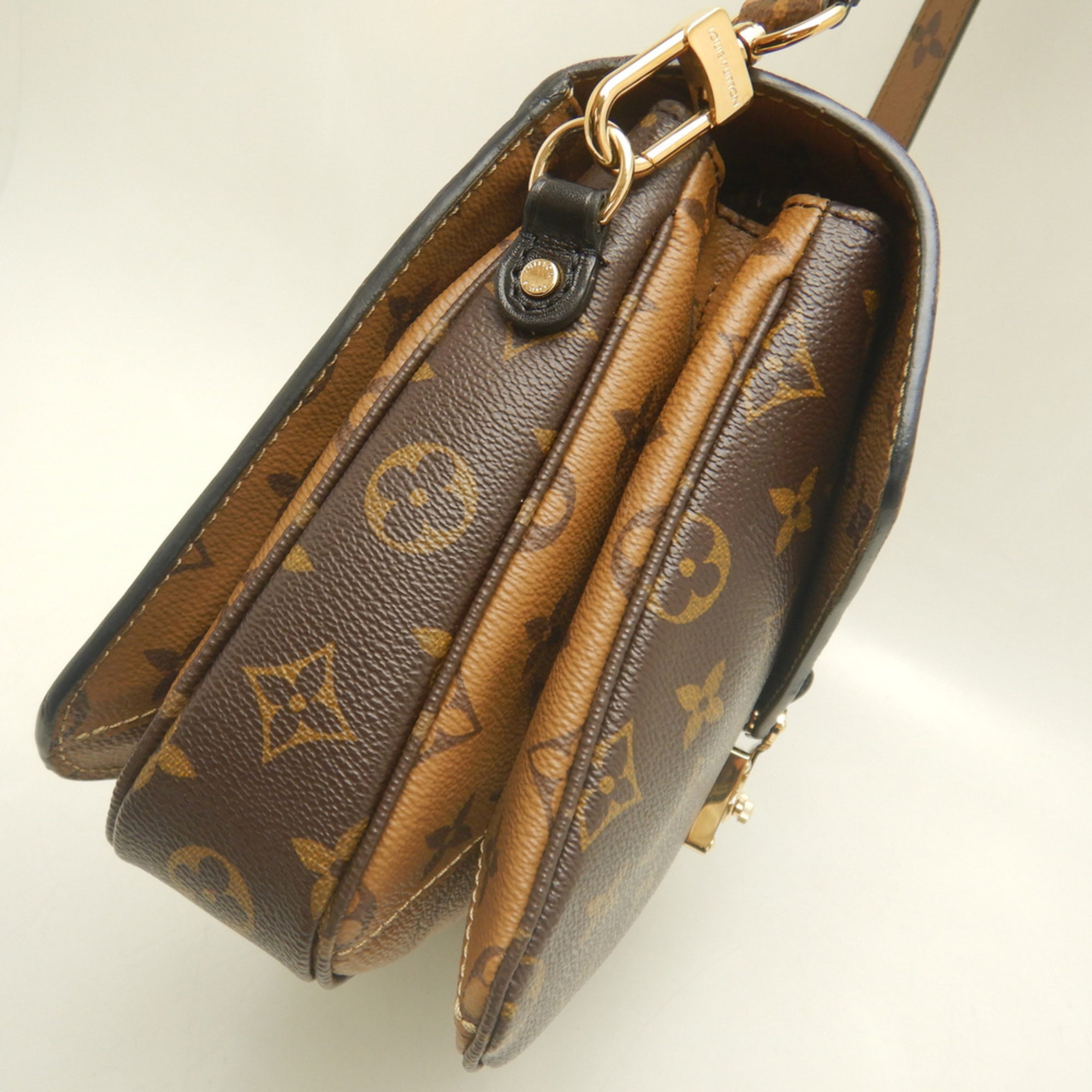 Louis Vuitton Brown Monogram Reverse Monogram Reverse Handbag (Pre-Owned)