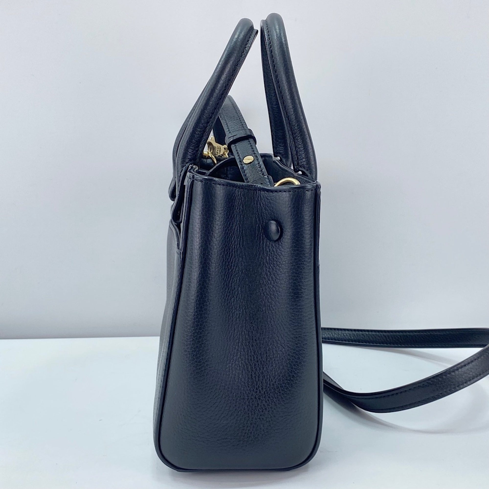 Chanel Black Handbag (Pre-Owned)