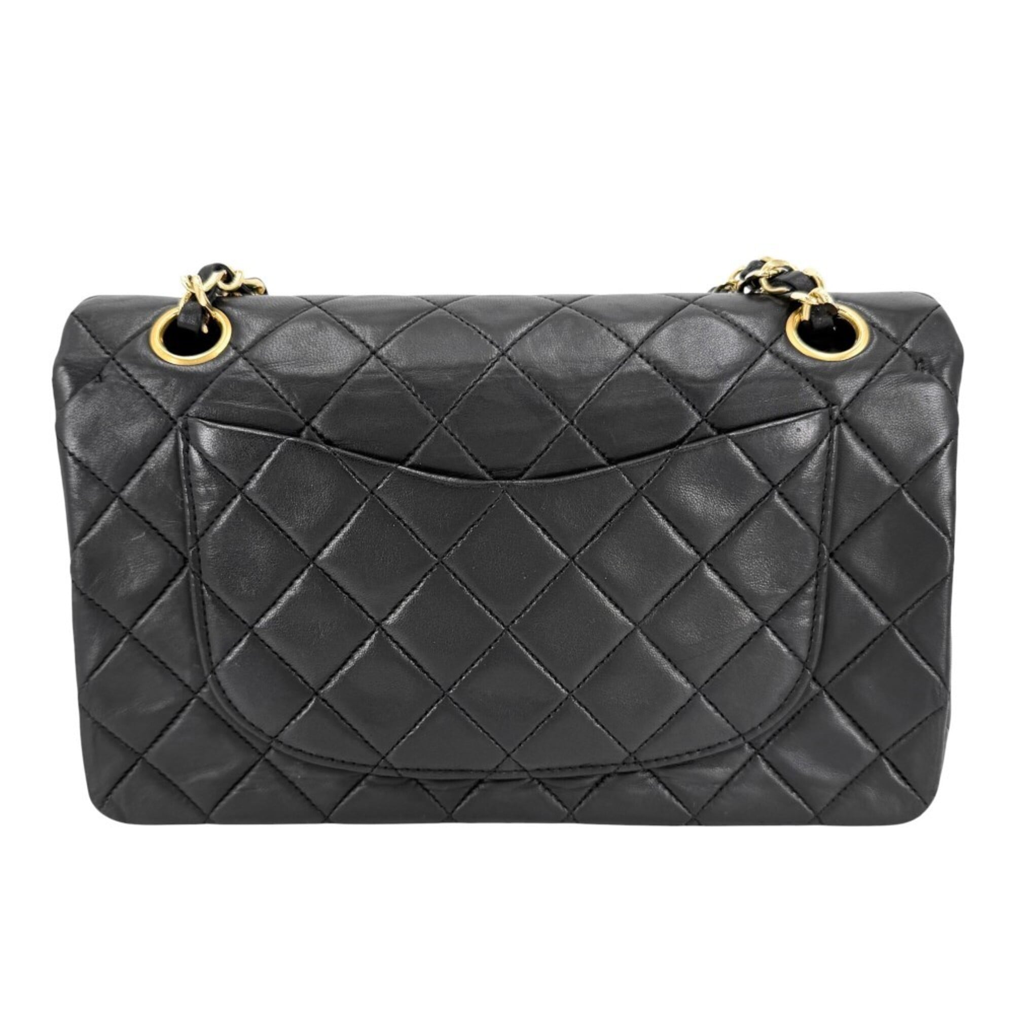 Chanel Black Leather Shoulder Bag (Pre-Owned)