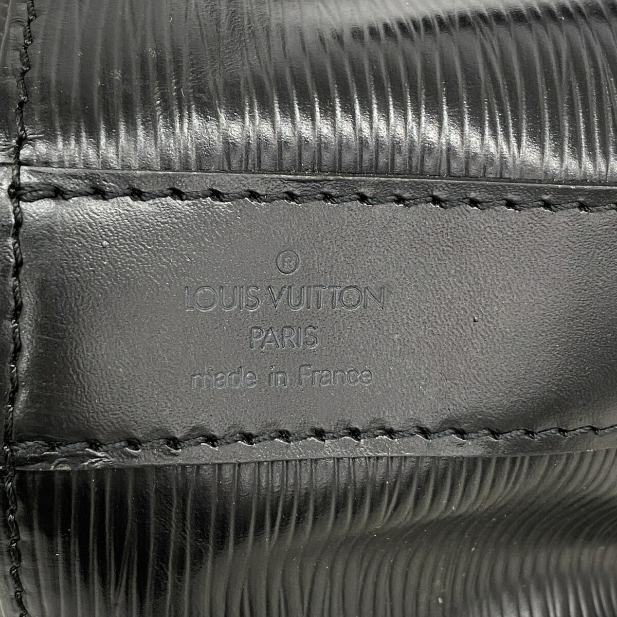 Louis Vuitton Noir Shoulder Bag (Pre-Owned)