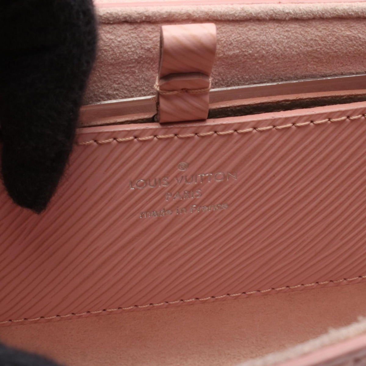 Louis Vuitton Pink Rose Pink Epi Leather Handbag (Pre-Owned)