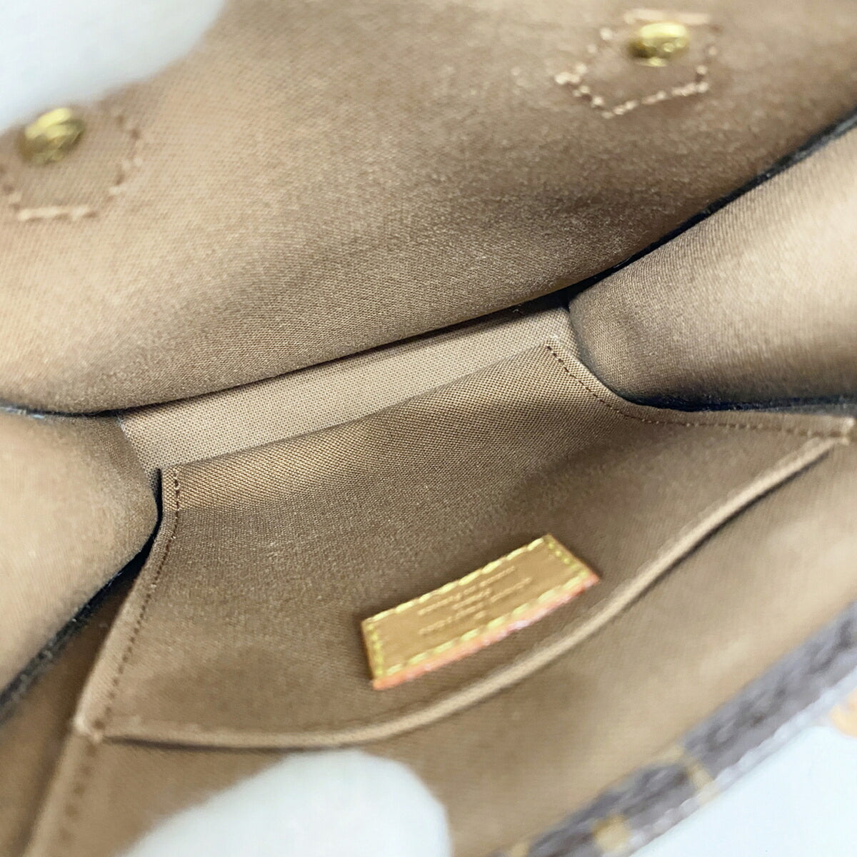 Louis Vuitton Brown Handbag (Pre-Owned)
