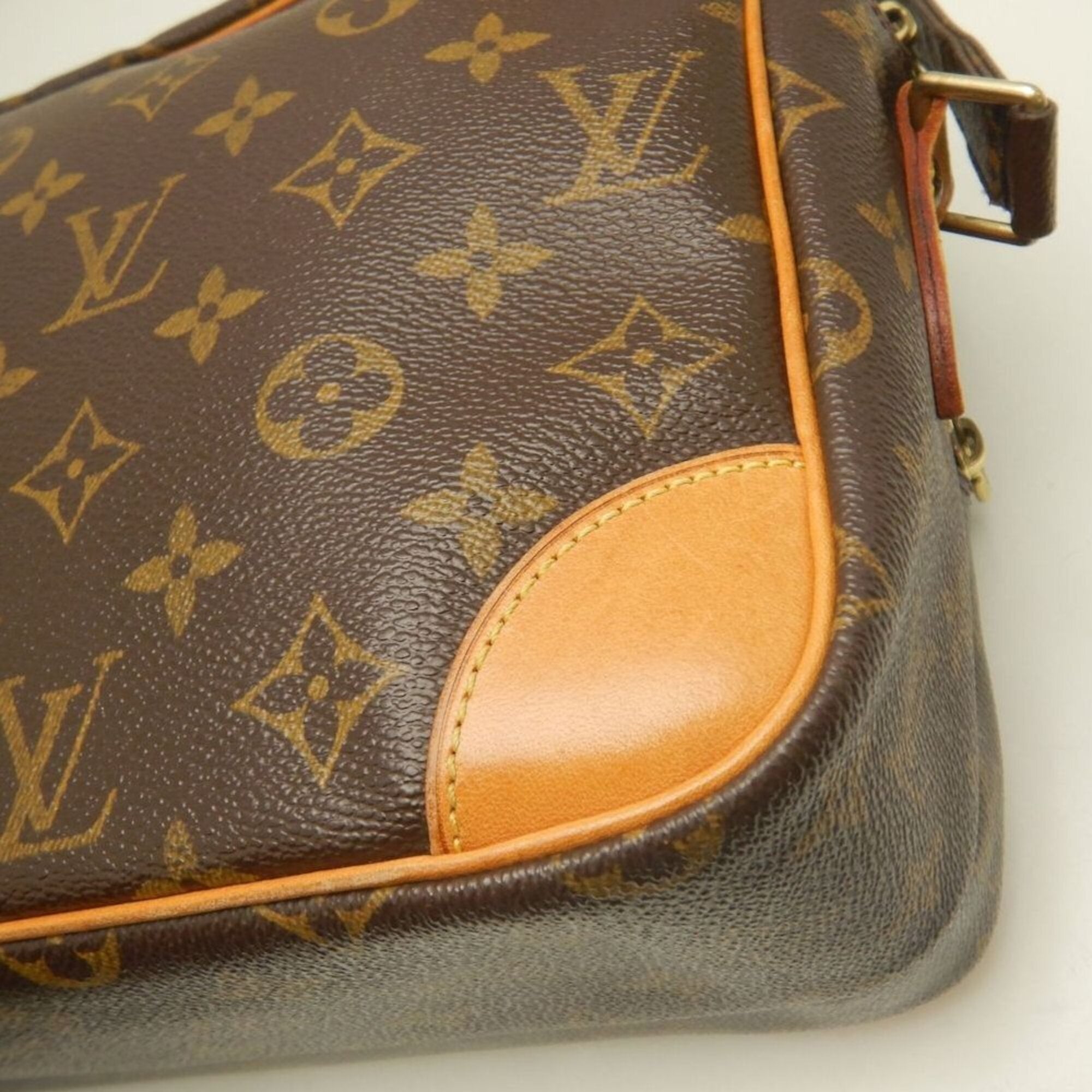 Louis Vuitton Monogram Brown Monogram Shoulder Bag (Pre-Owned)