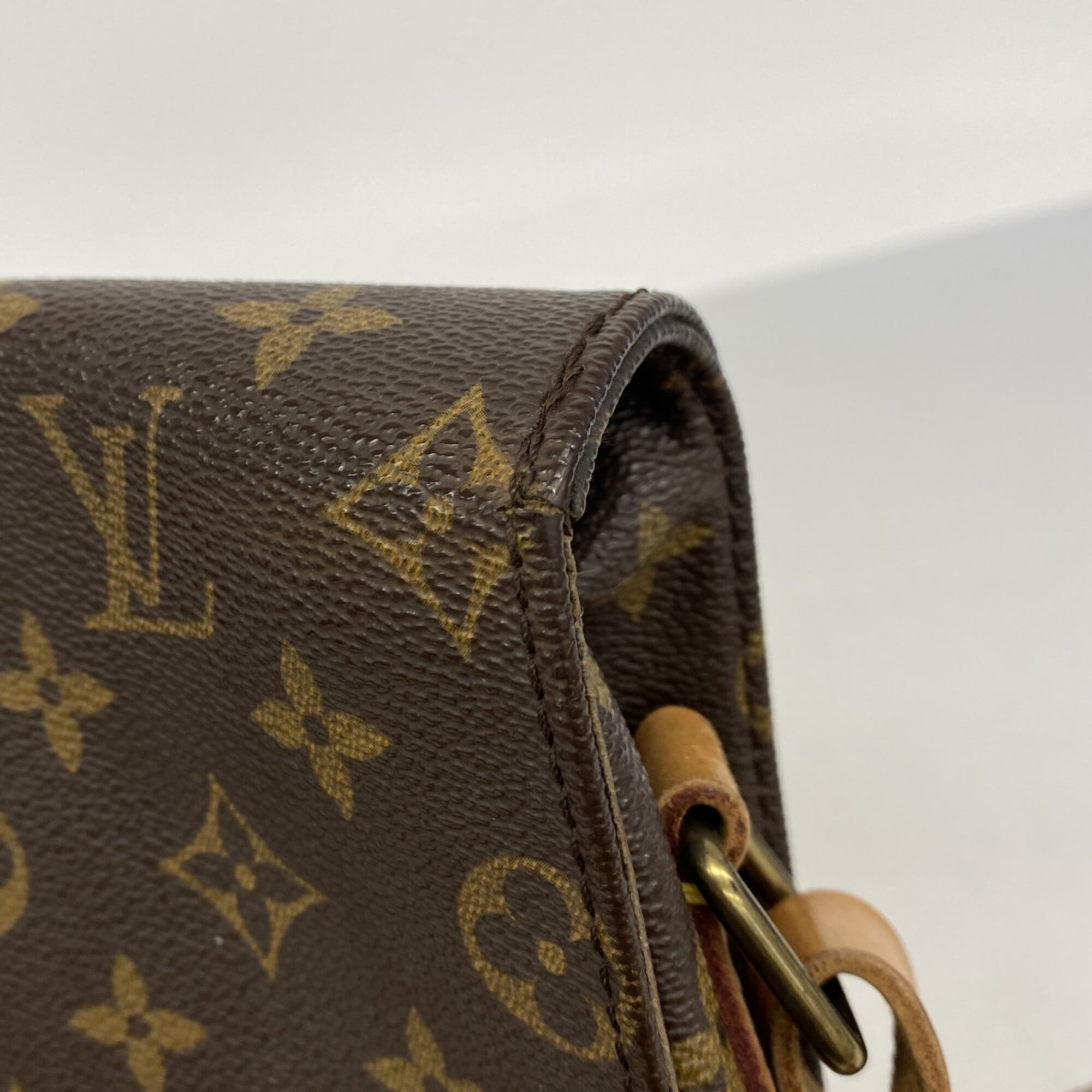 Louis Vuitton Brown Shoulder Bag (Pre-Owned)