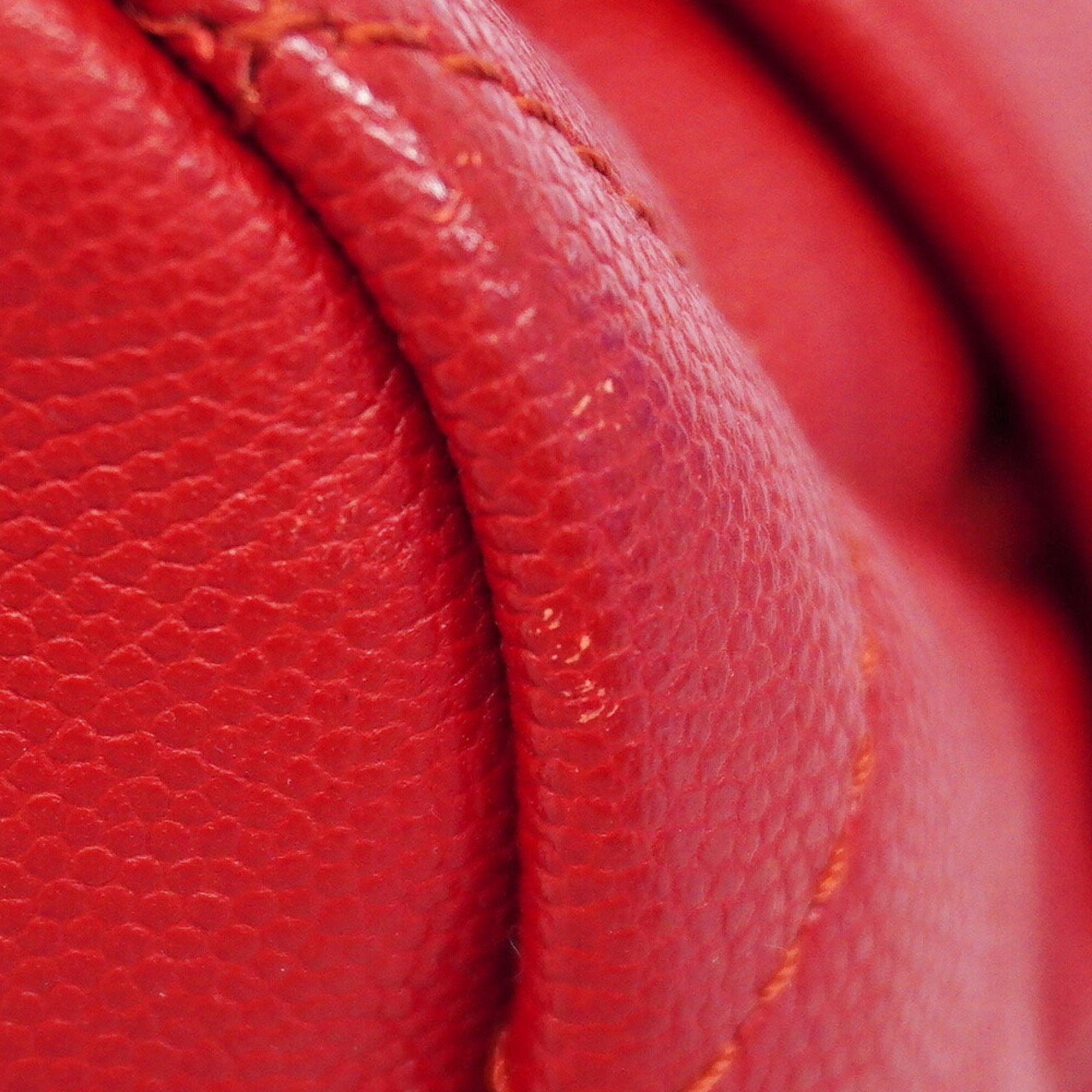 Chanel Red Color Grained Calfskin Handbag (Pre-Owned)