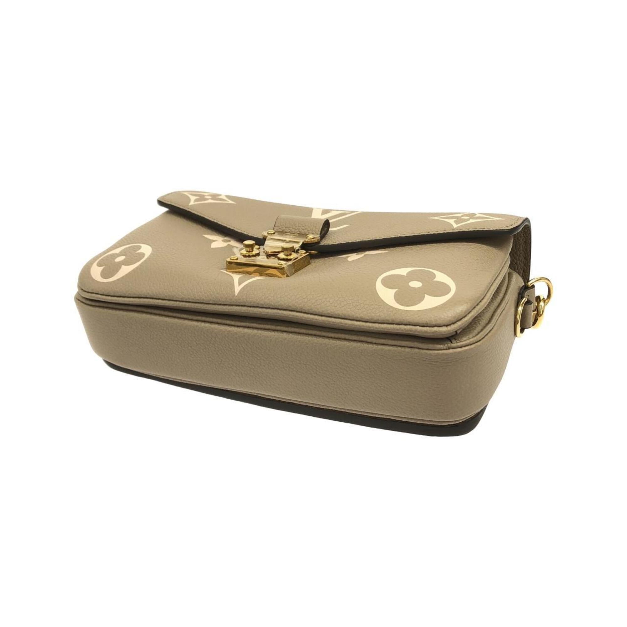 Louis Vuitton Tourterelle Leather Pochette Shoulder Bag (Pre-Owned)