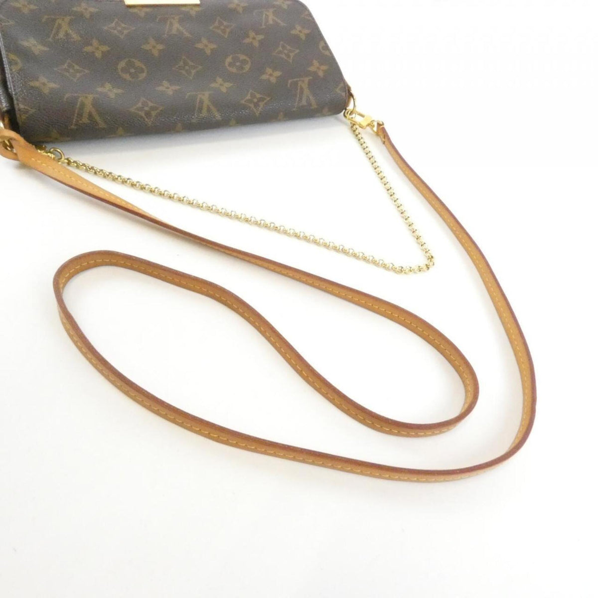 Louis Vuitton Marron Coated Canvas Shoulder Bag (Pre-Owned)