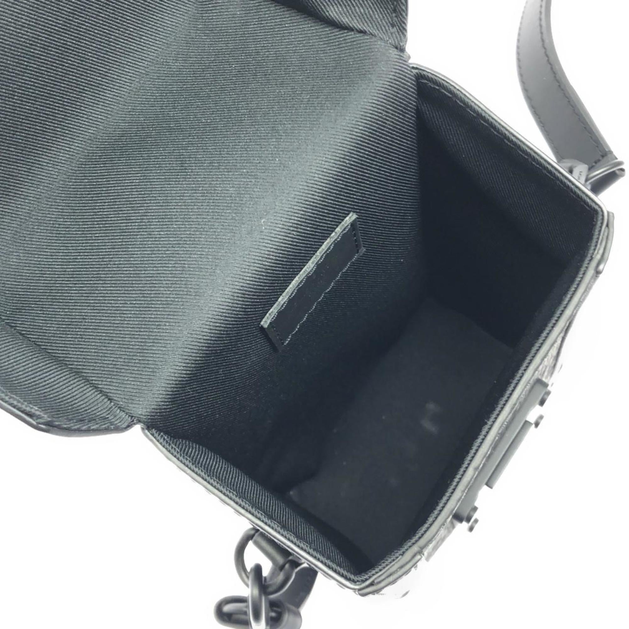 Louis Vuitton Black Leather Shoulder Bag (Pre-Owned)
