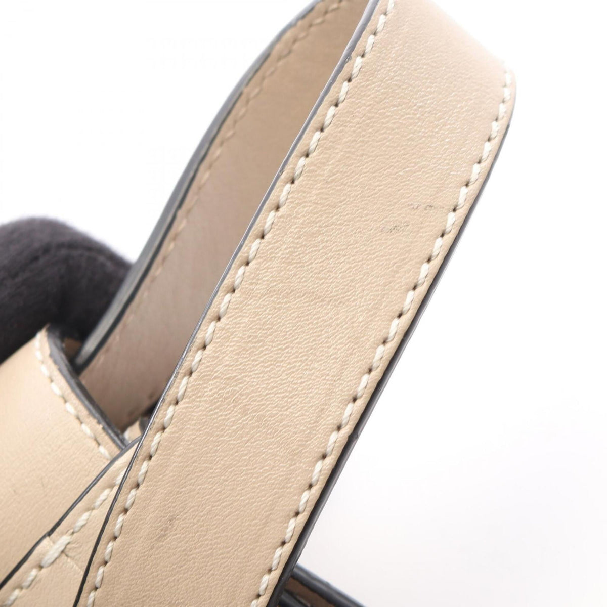 Loewe Beige Leather Handbag (Pre-Owned)