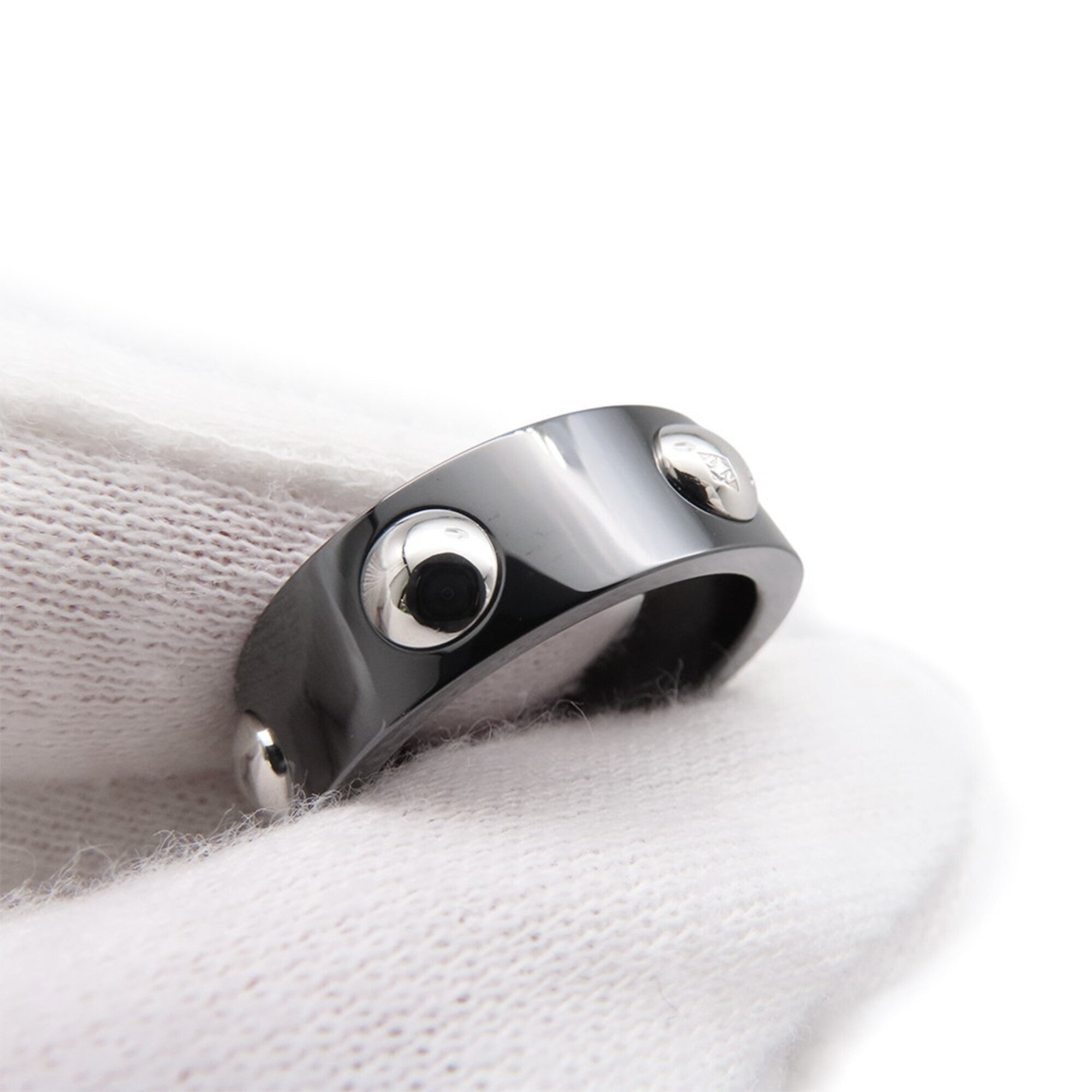 Louis Vuitton Black Ceramic Platinum 950 Band Ring (Pre-Owned)