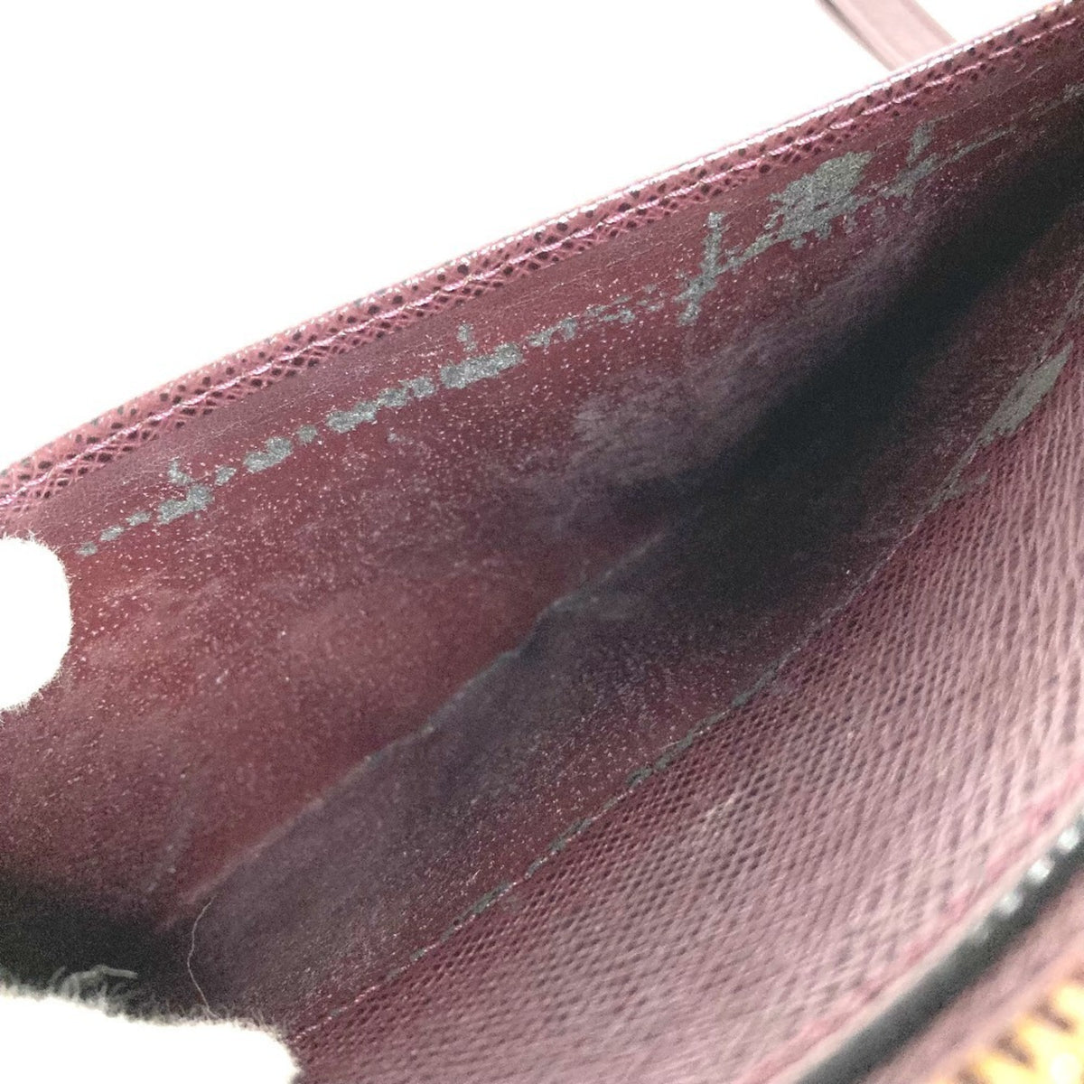 Louis Vuitton Acajou Purple Taiga Leather Leather Clutch Bag (Pre-Owned)