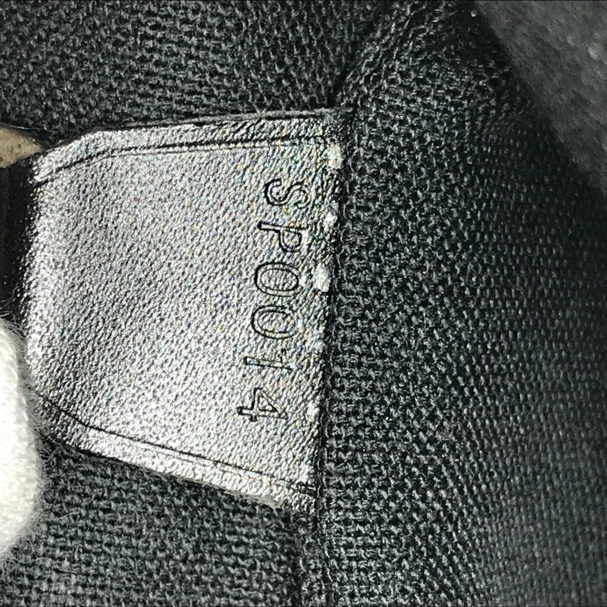Louis Vuitton Black Noir Taiga Leather Nylon Canvas Leather Messenger Bag Shoulder Bag (Pre-Owned)