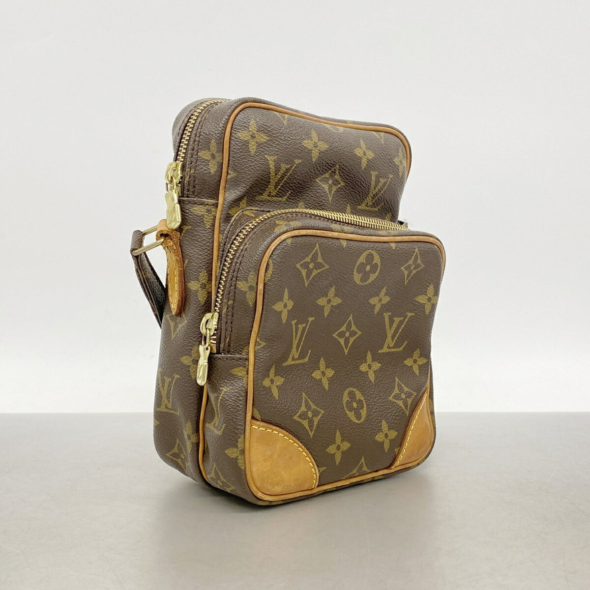 Louis Vuitton Brown Shoulder Bag (Pre-Owned)