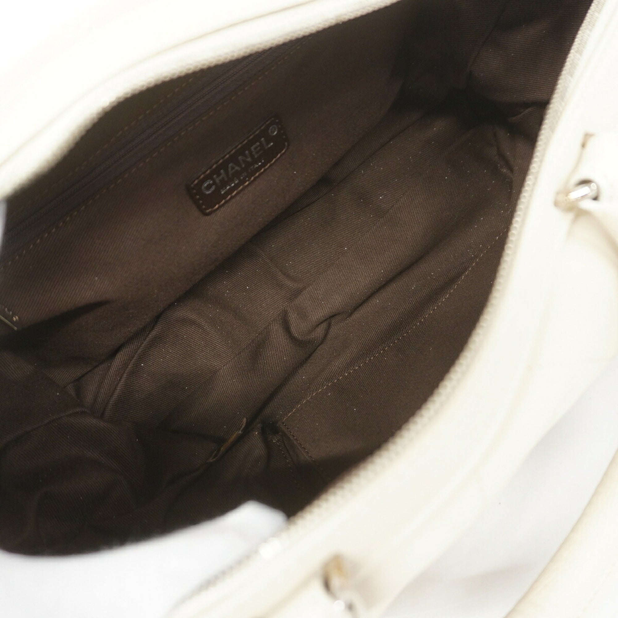 Chanel Ivory Leather Handbag (Pre-Owned)