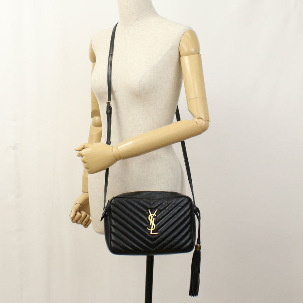 Saint Laurent Black Leather Shoulder Bag (Pre-Owned)