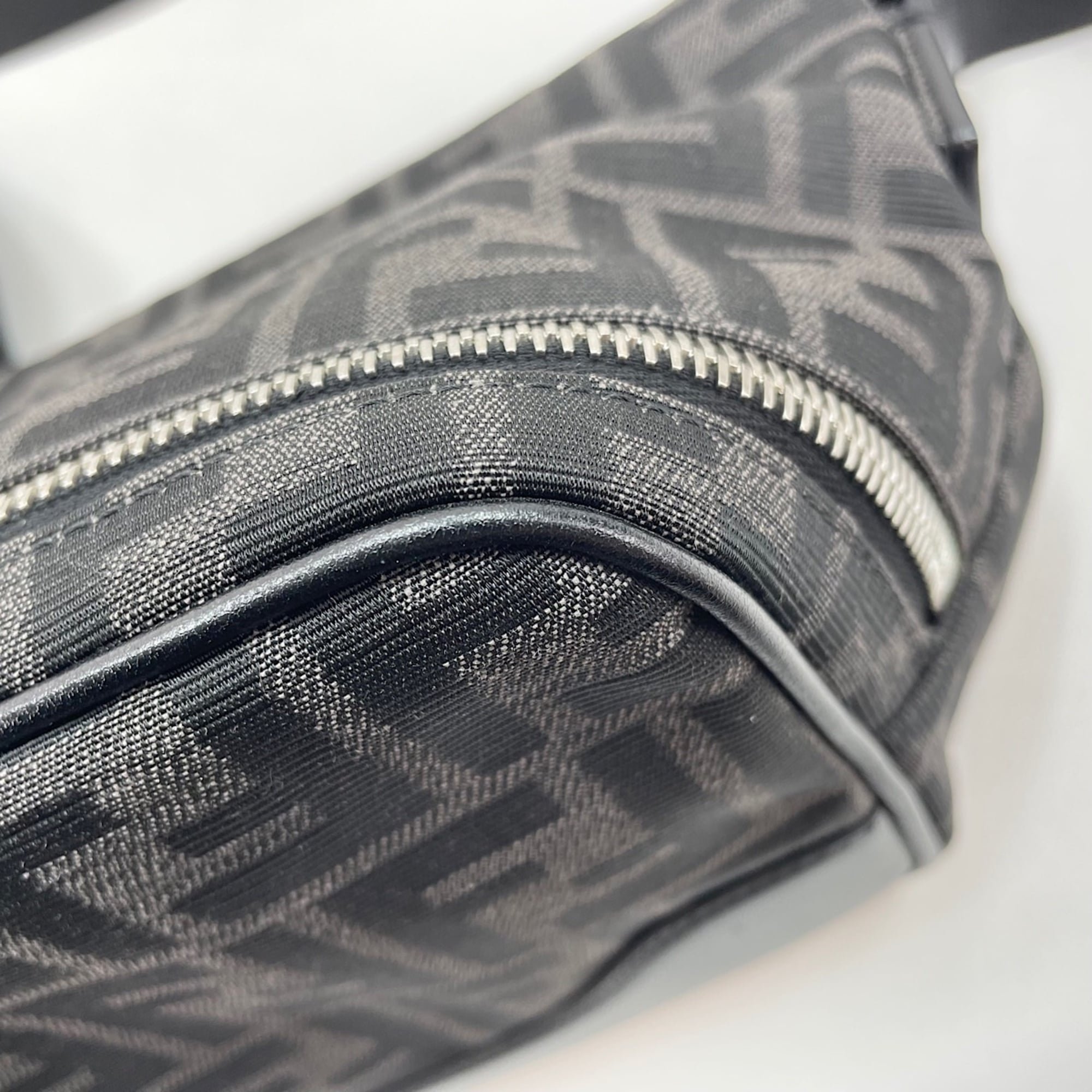 Fendi Black Canvas Shoulder Bag (Pre-Owned)