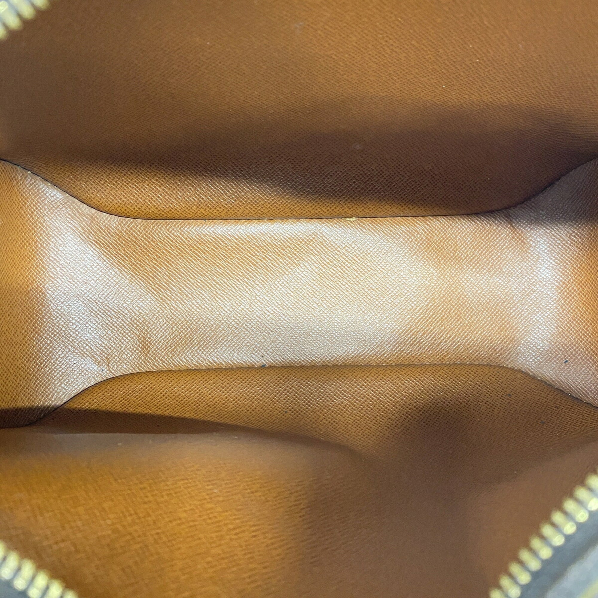 Louis Vuitton Brown Shoulder Bag (Pre-Owned)